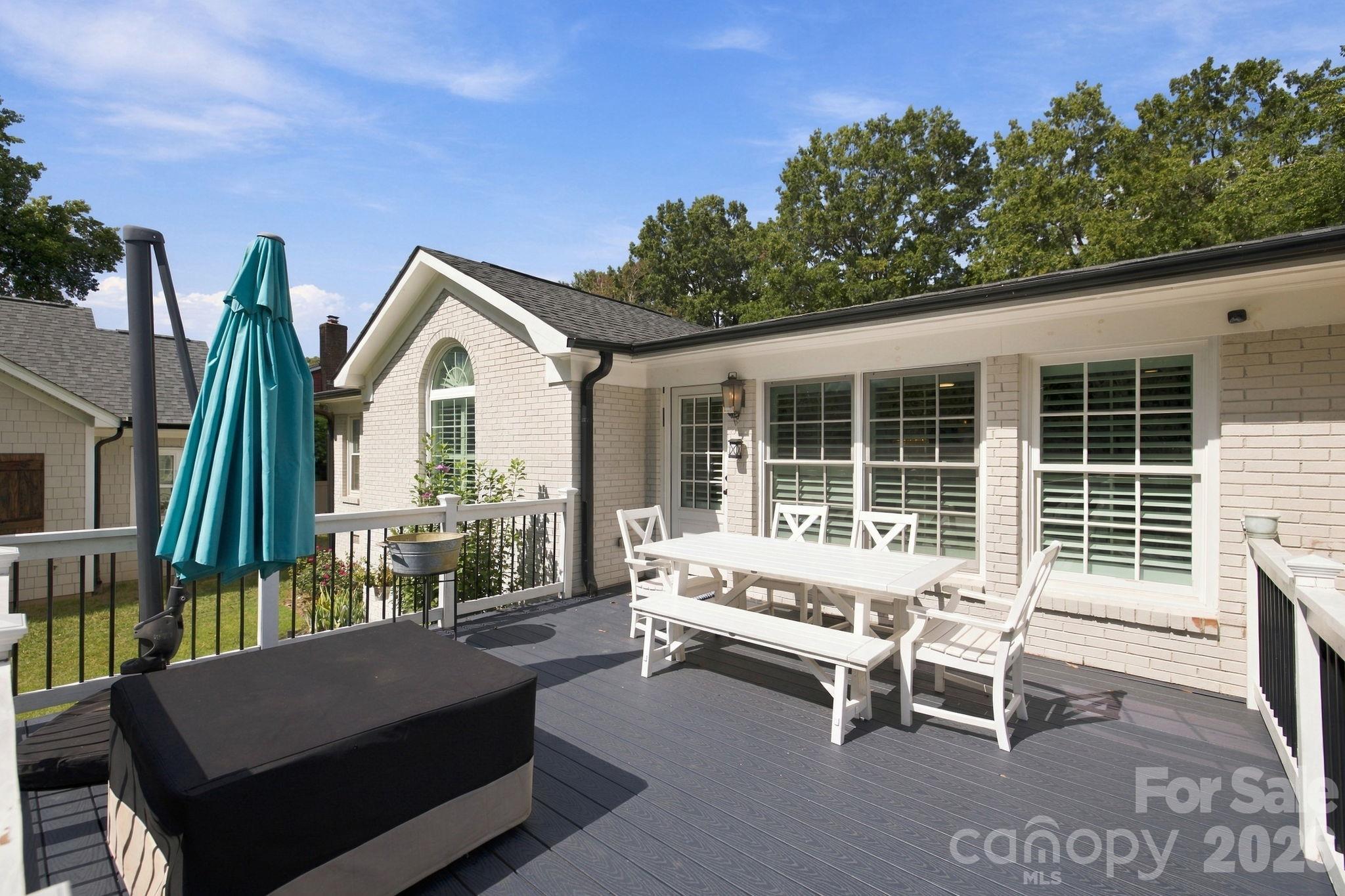 1901 Runnymede Lane Property Photo 30