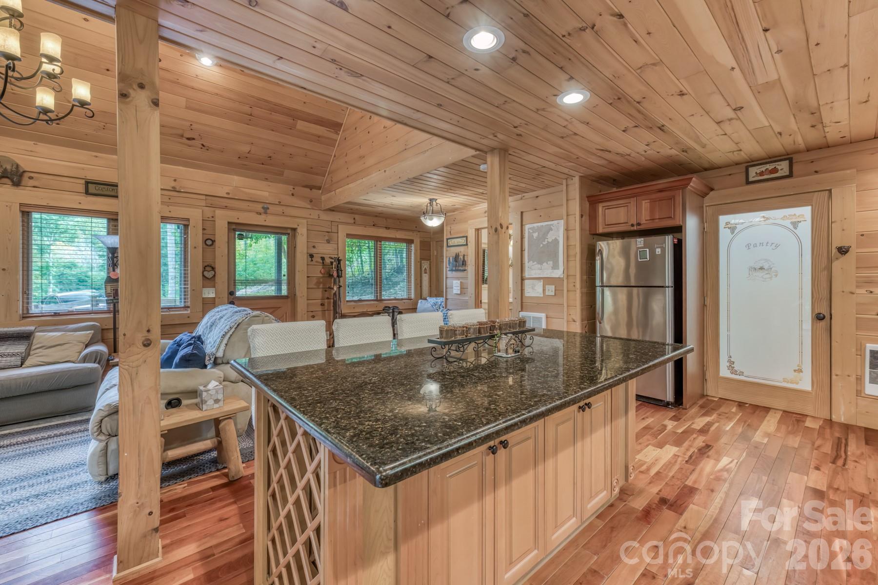 610 Amber Drive Property Photo 12