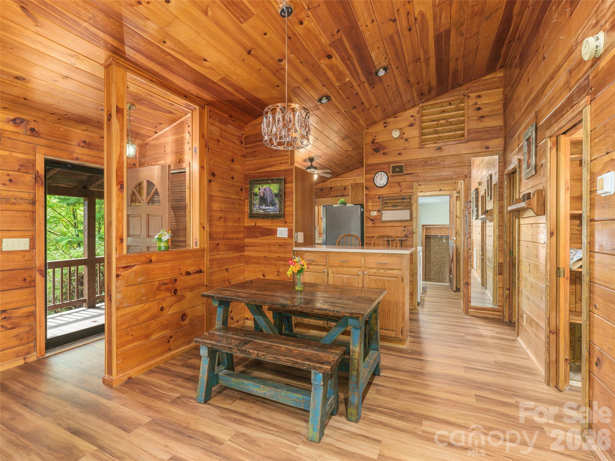 250 Creekside Drive Property Photo 9