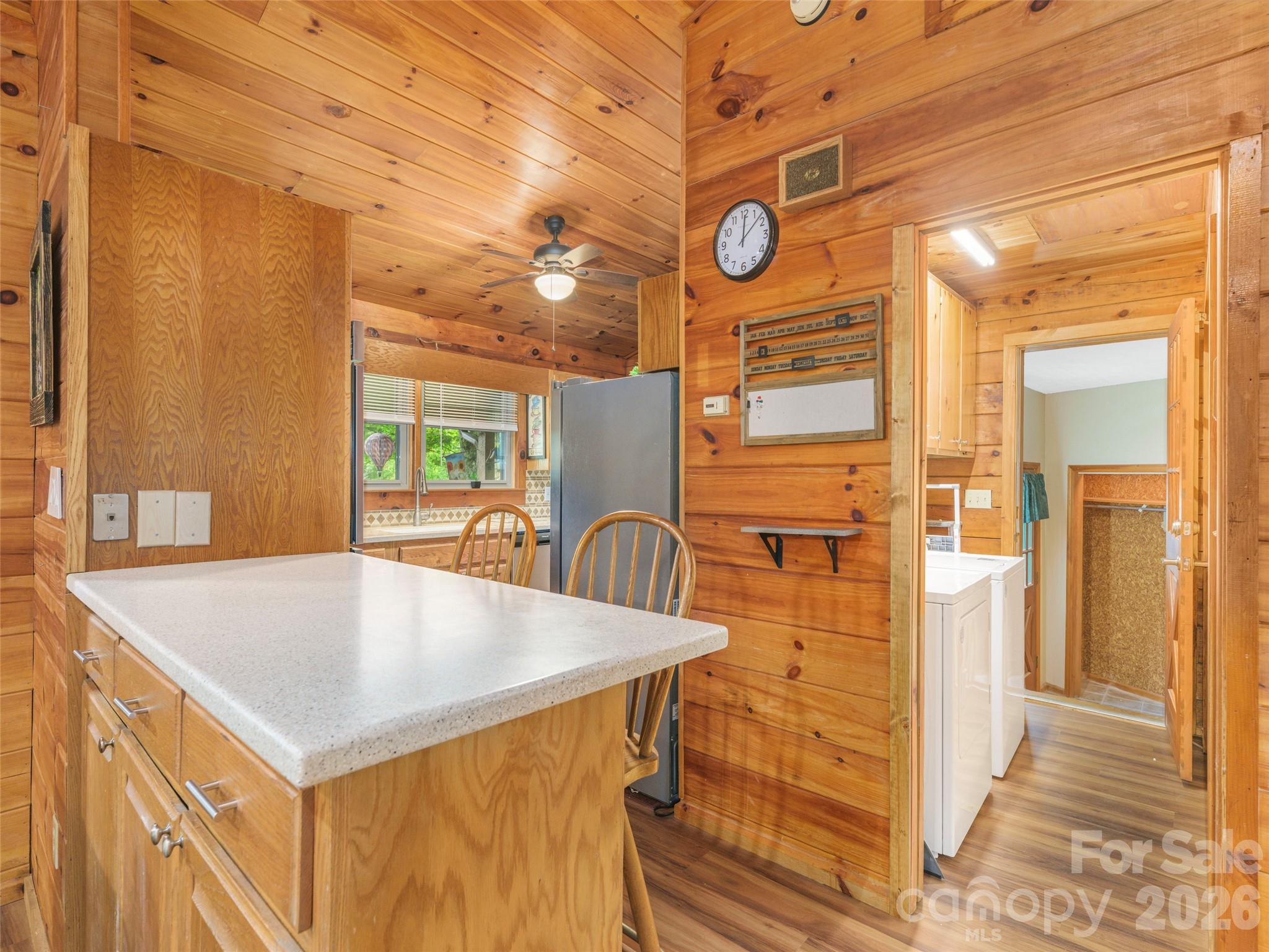250 Creekside Drive Property Photo 11