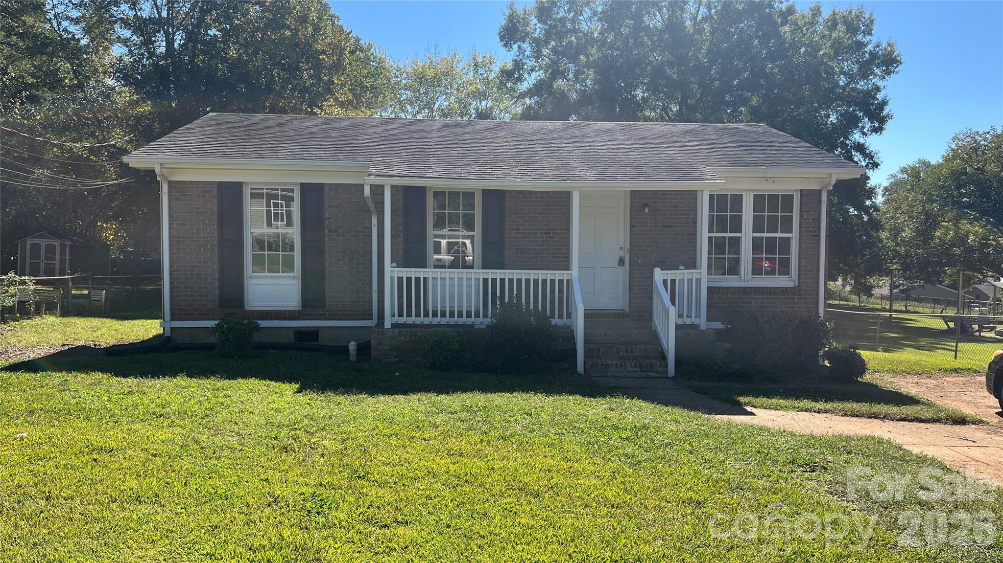 211 Morris Street Property Photo 1