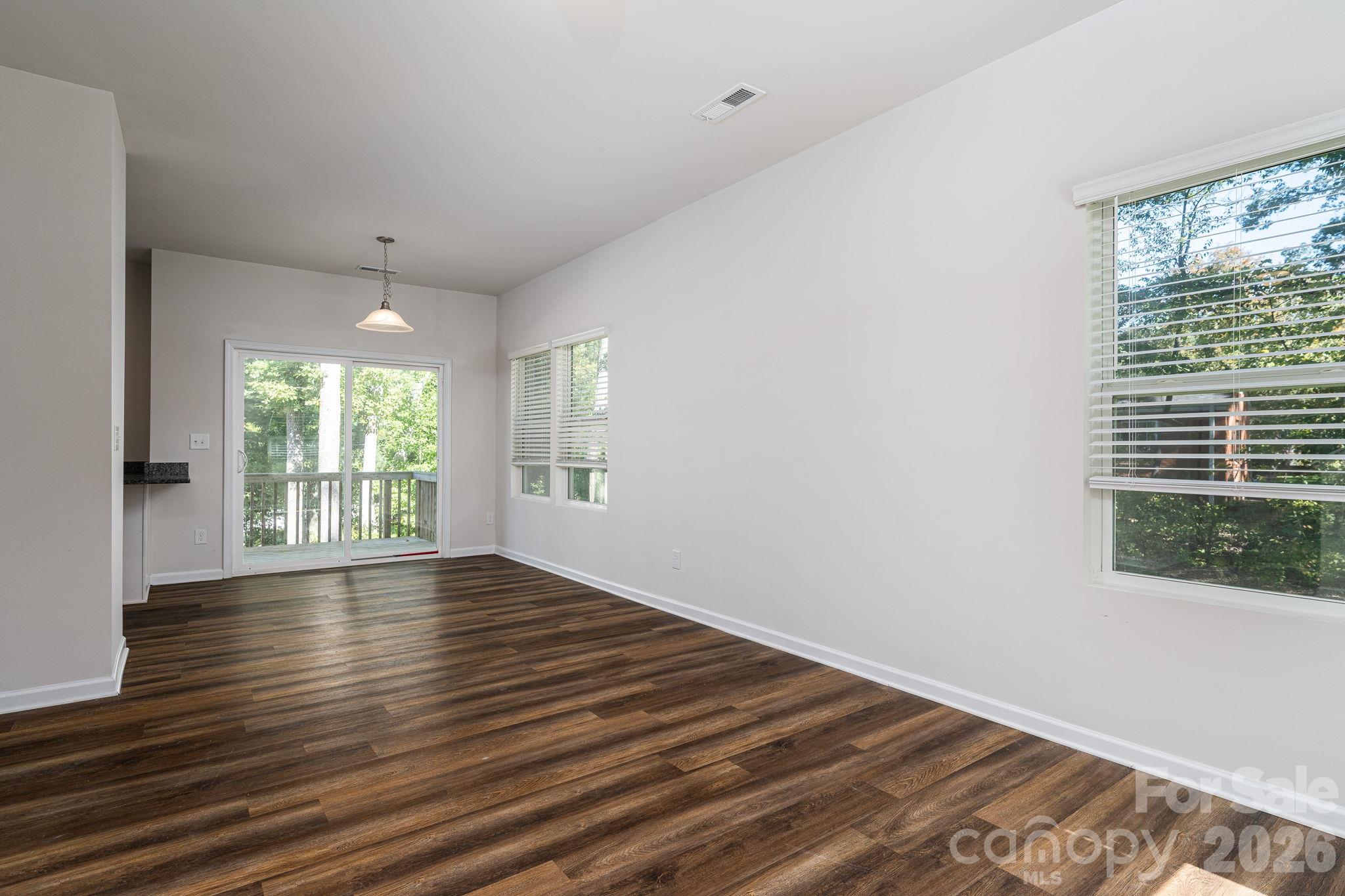 407 Farris Drive Property Photo 3