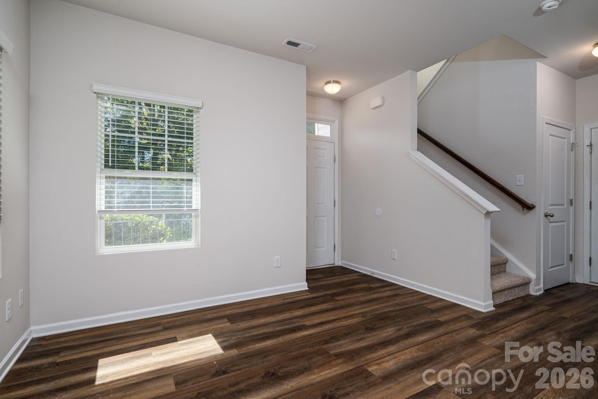 407 Farris Drive Property Photo 5