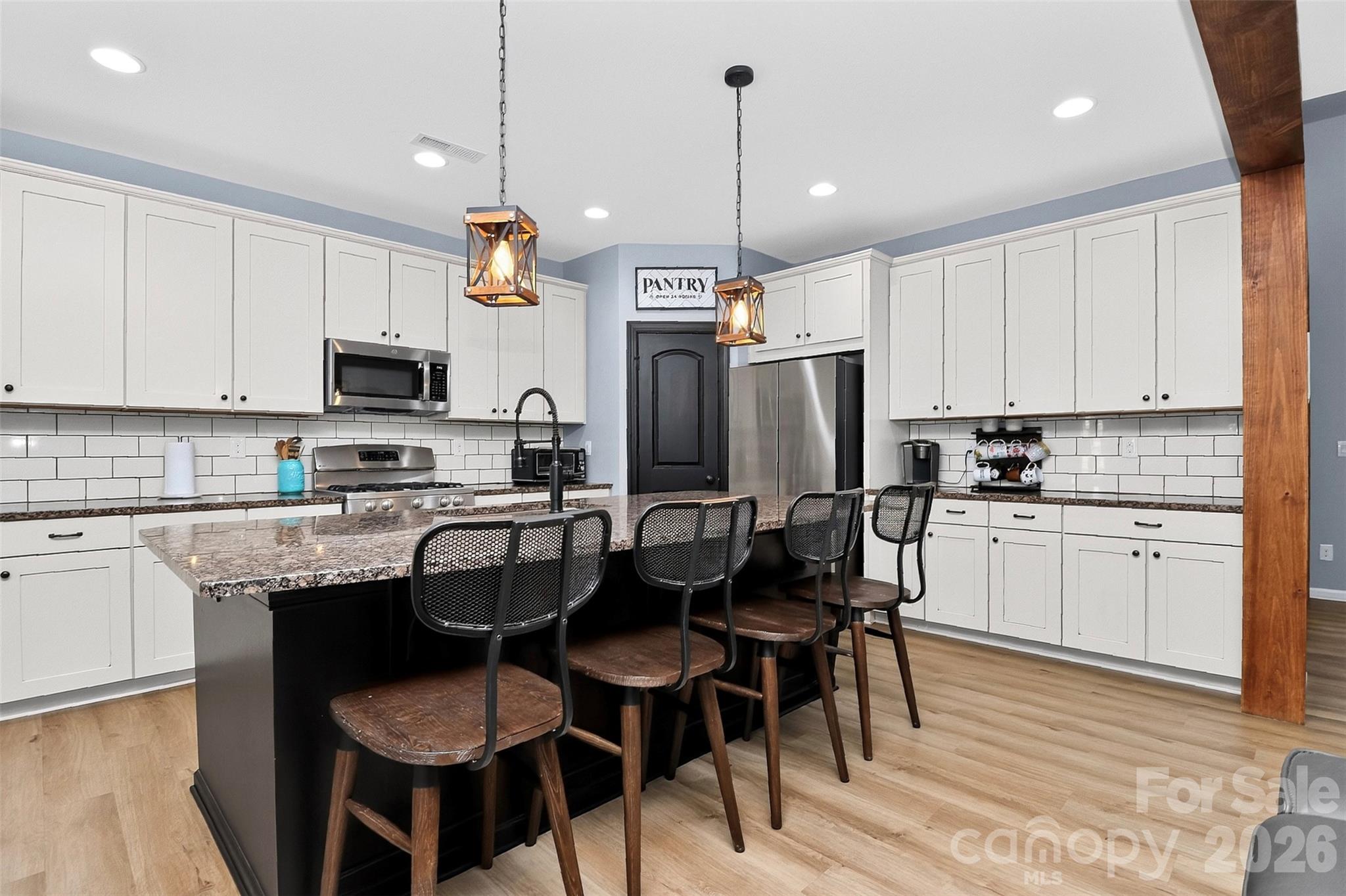 10140 Falling Leaf Drive Property Photo 9