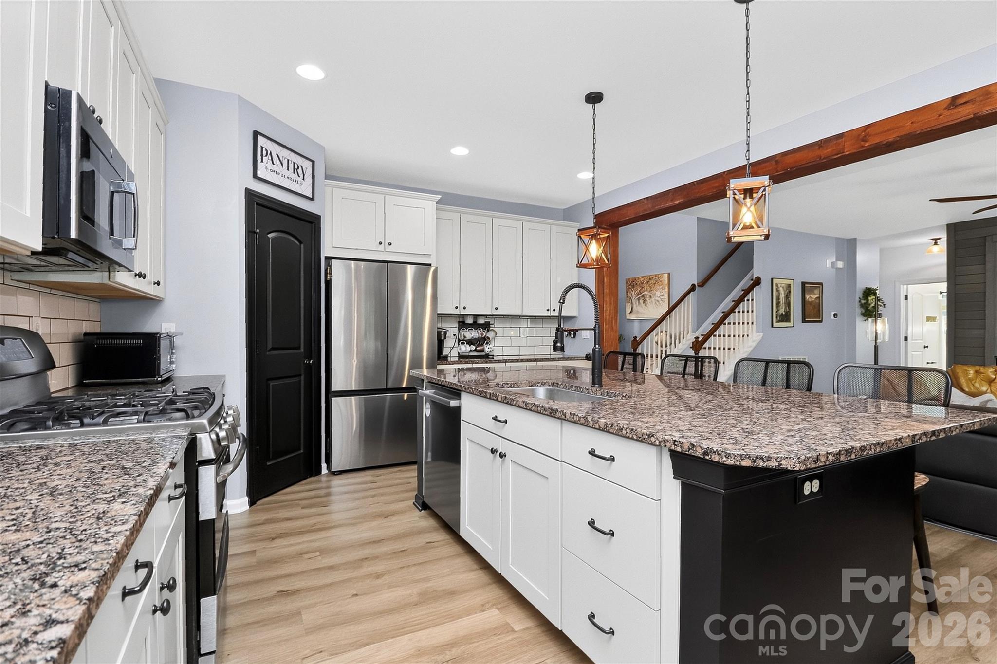 10140 Falling Leaf Drive Property Photo 10
