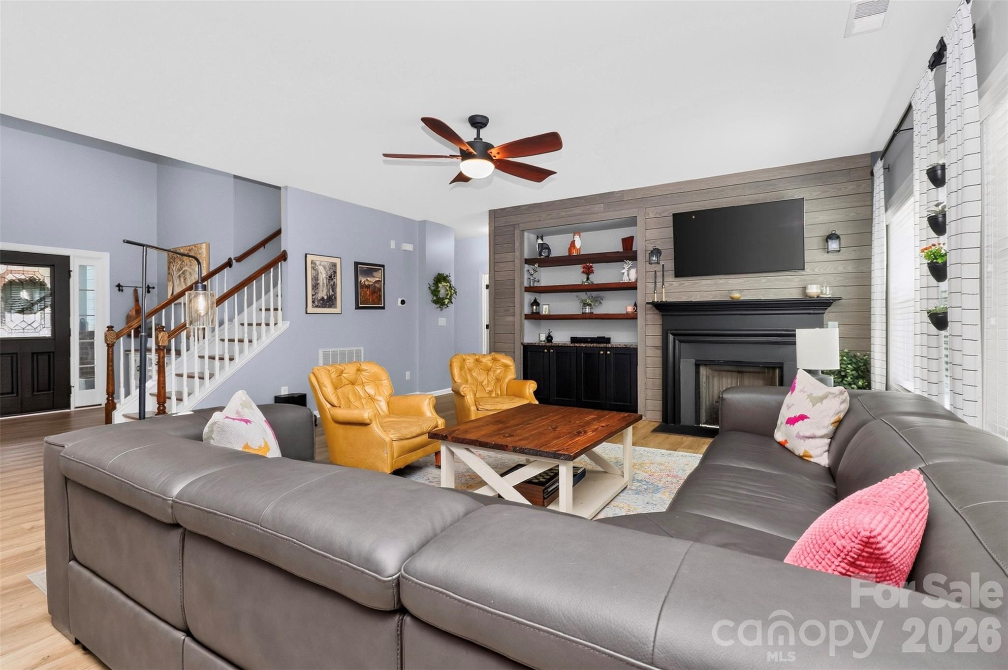 10140 Falling Leaf Drive Property Photo 12
