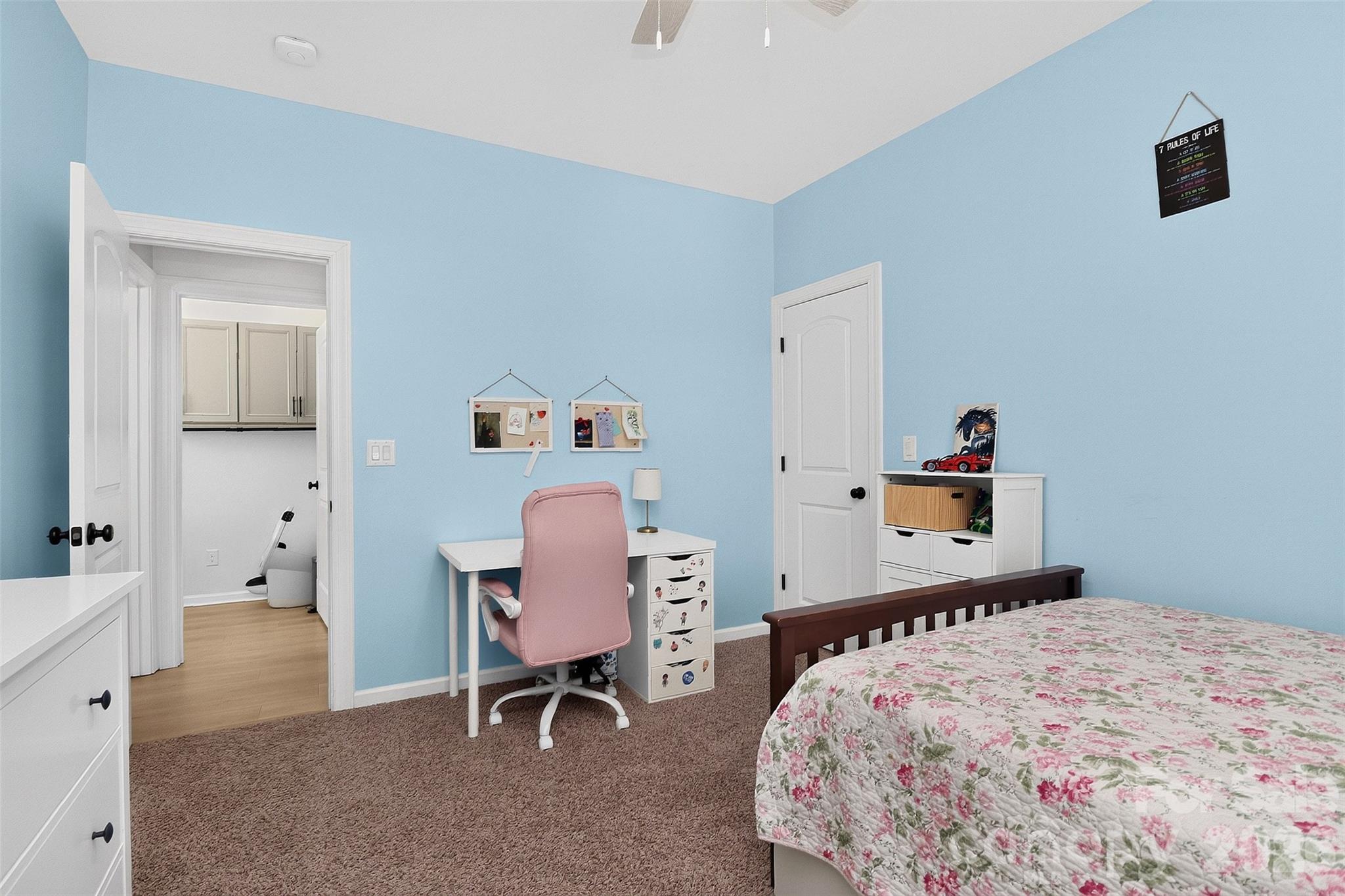 10140 Falling Leaf Drive Property Photo 17