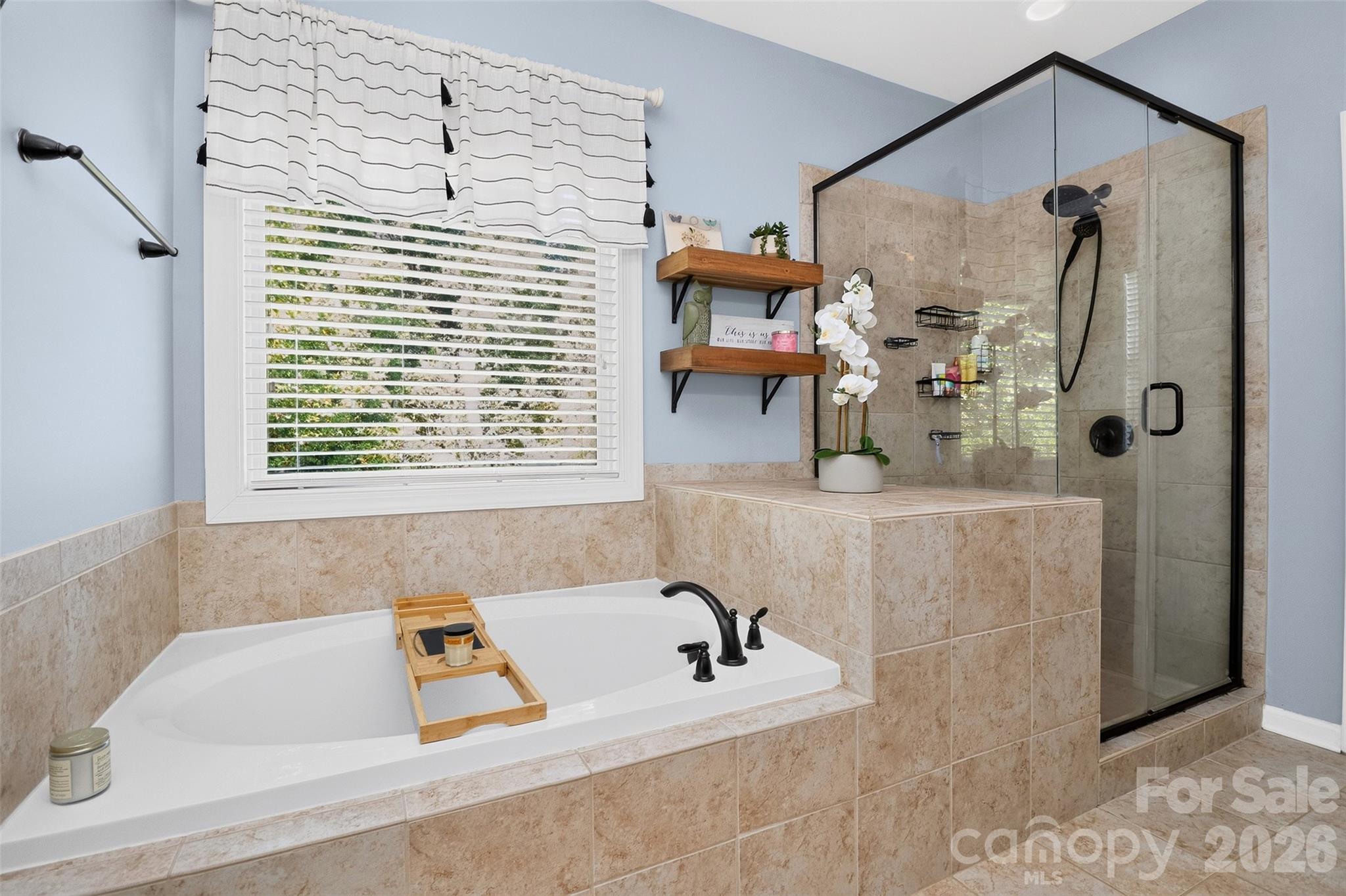 10140 Falling Leaf Drive Property Photo 26