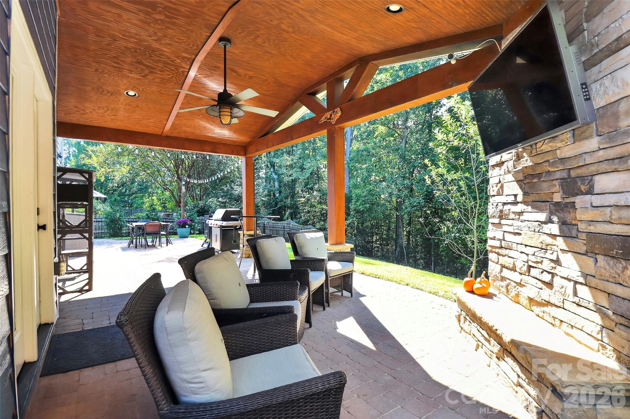 10140 Falling Leaf Drive Property Photo 28