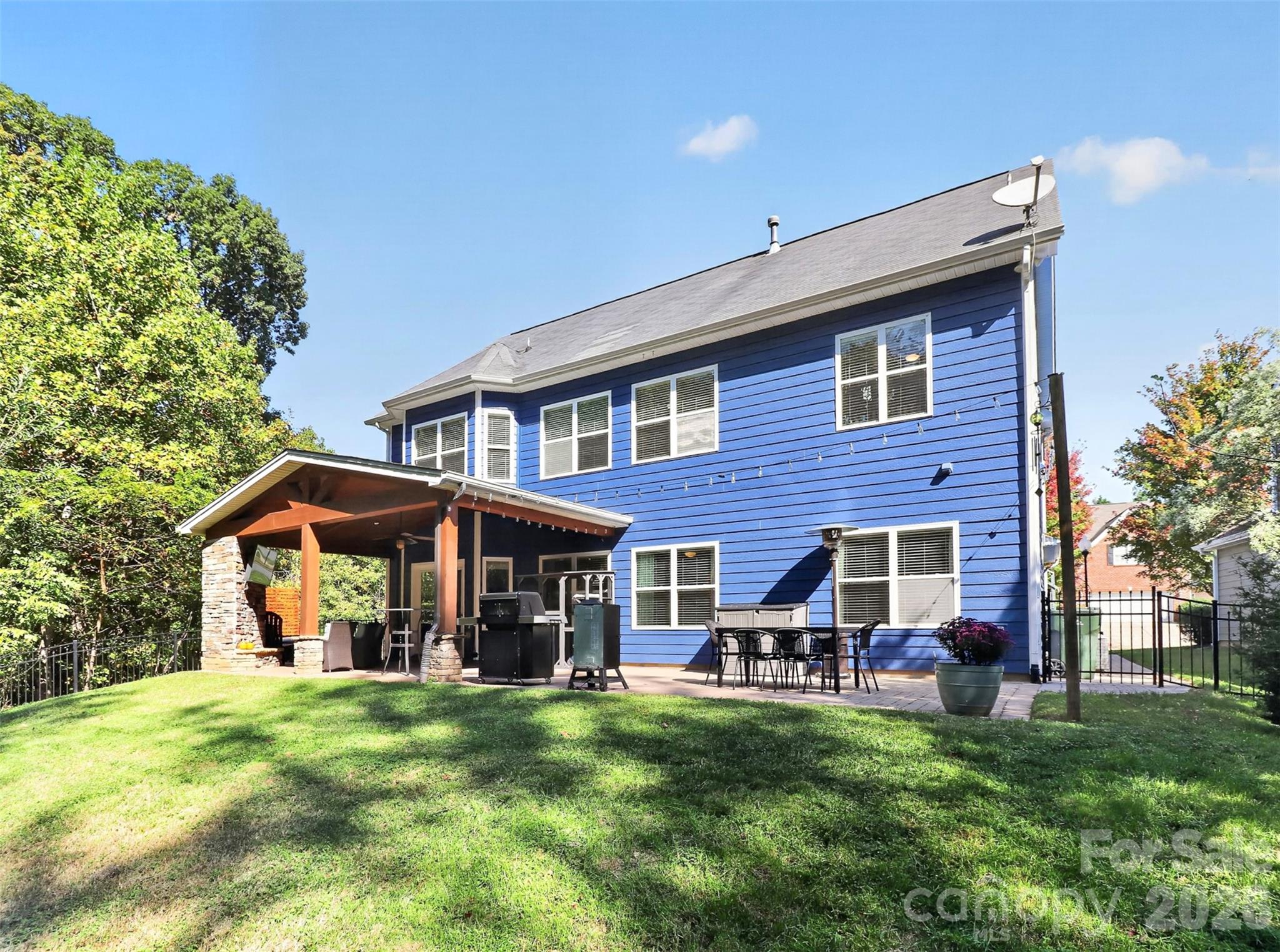 10140 Falling Leaf Drive Property Photo 32