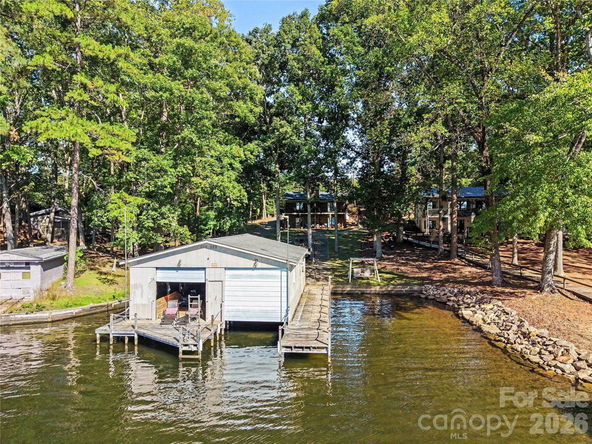 1041 Emerald Shores Road Property Photo 4