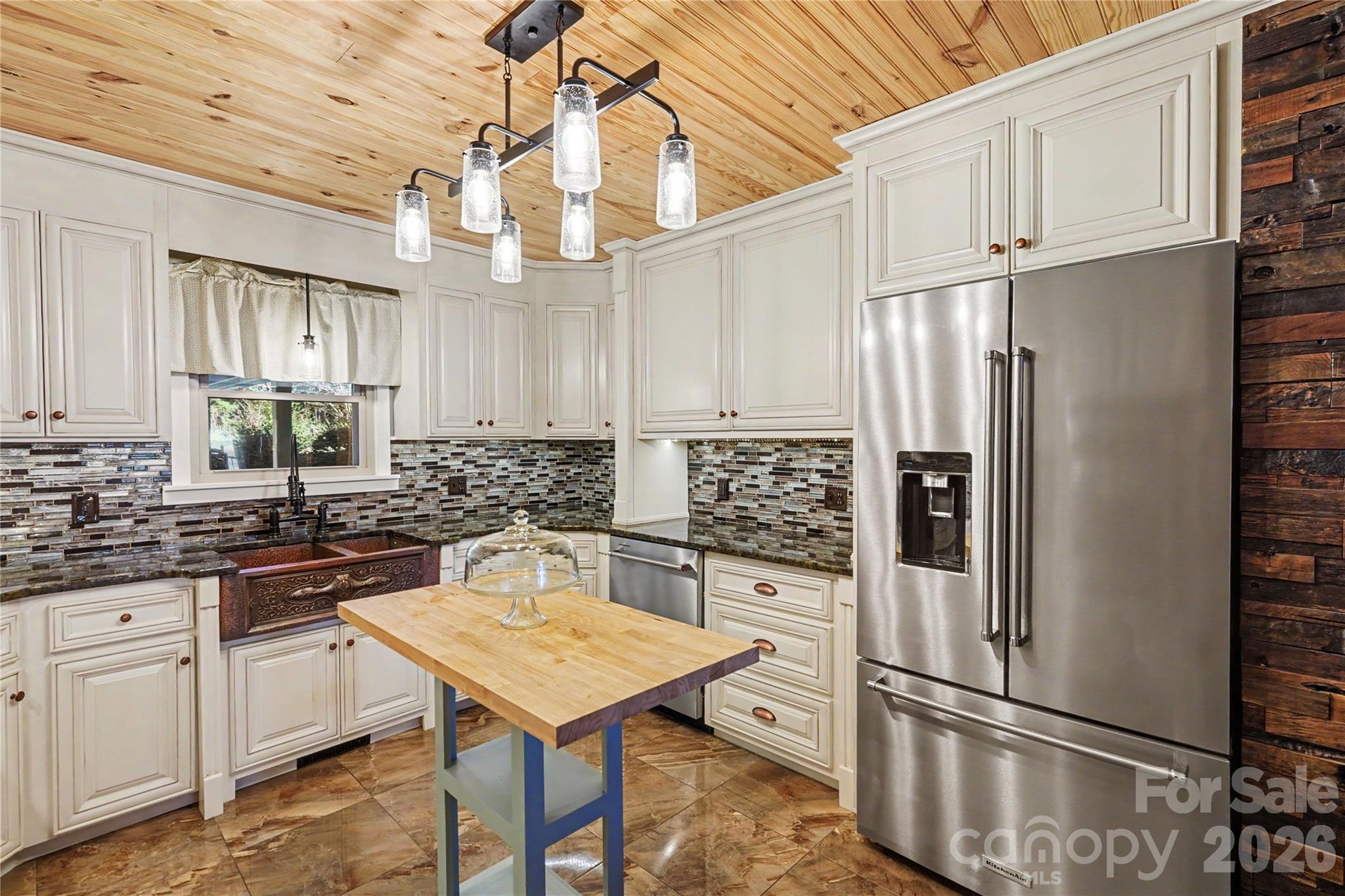 1041 Emerald Shores Road Property Photo 7