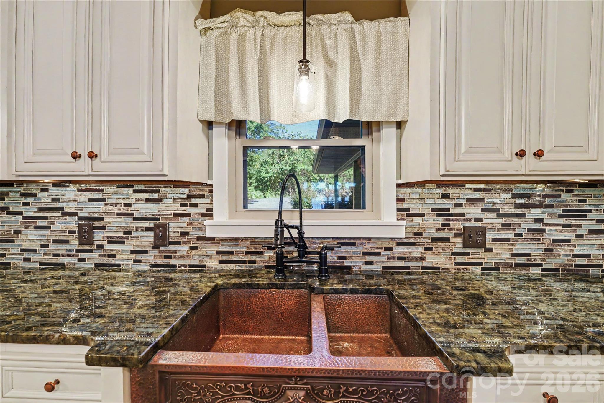 1041 Emerald Shores Road Property Photo 8