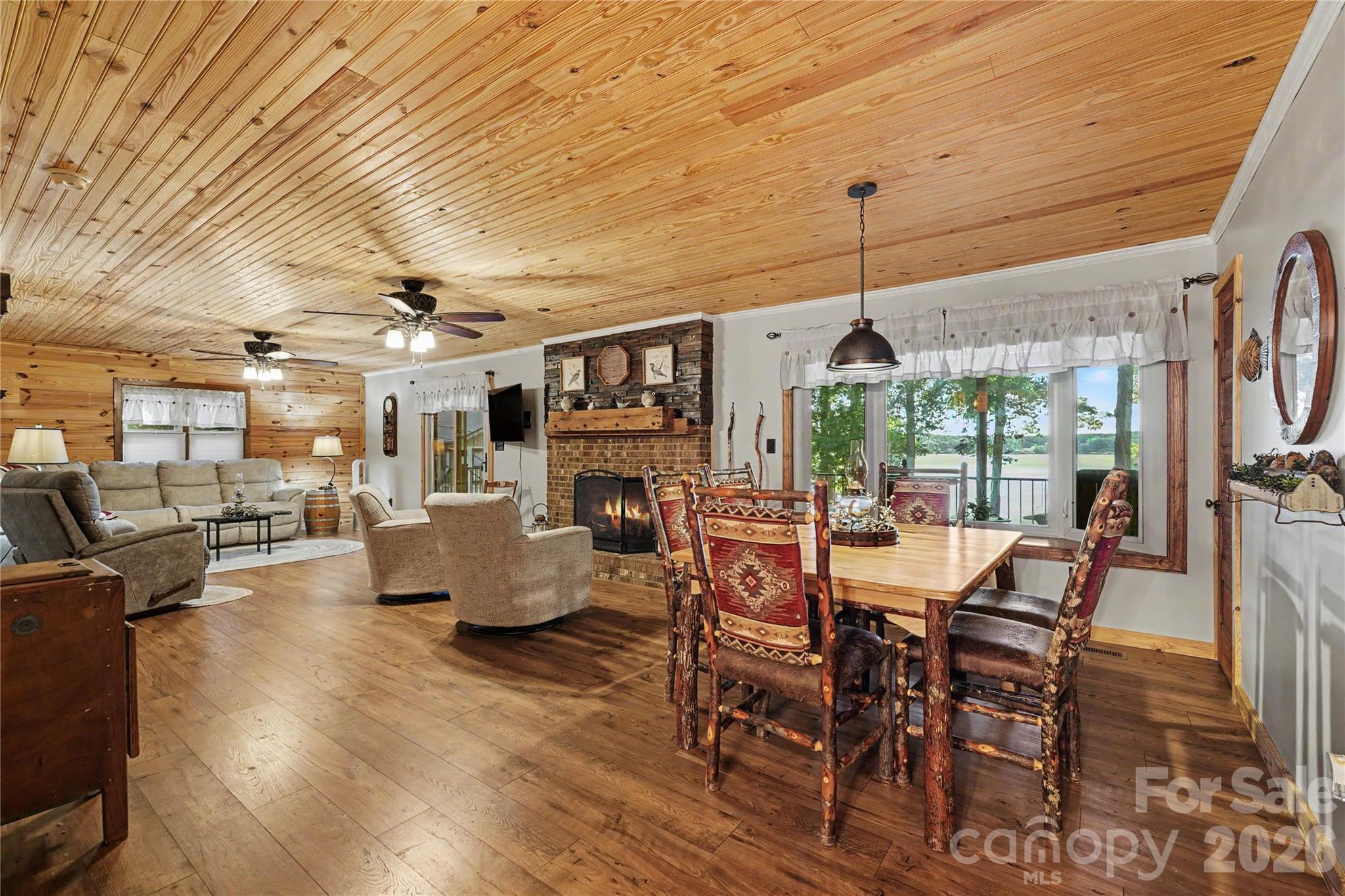 1041 Emerald Shores Road Property Photo 12