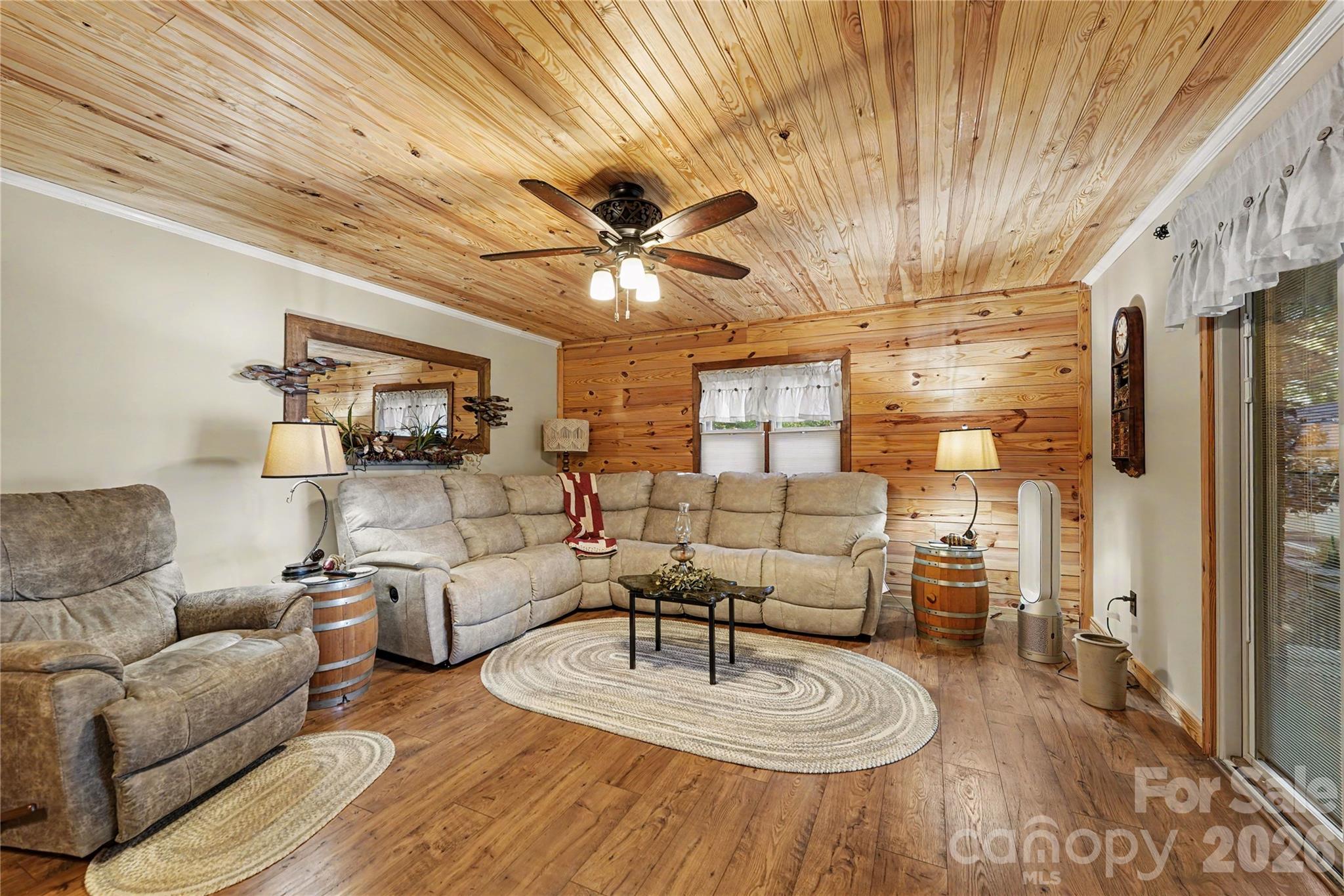 1041 Emerald Shores Road Property Photo 13