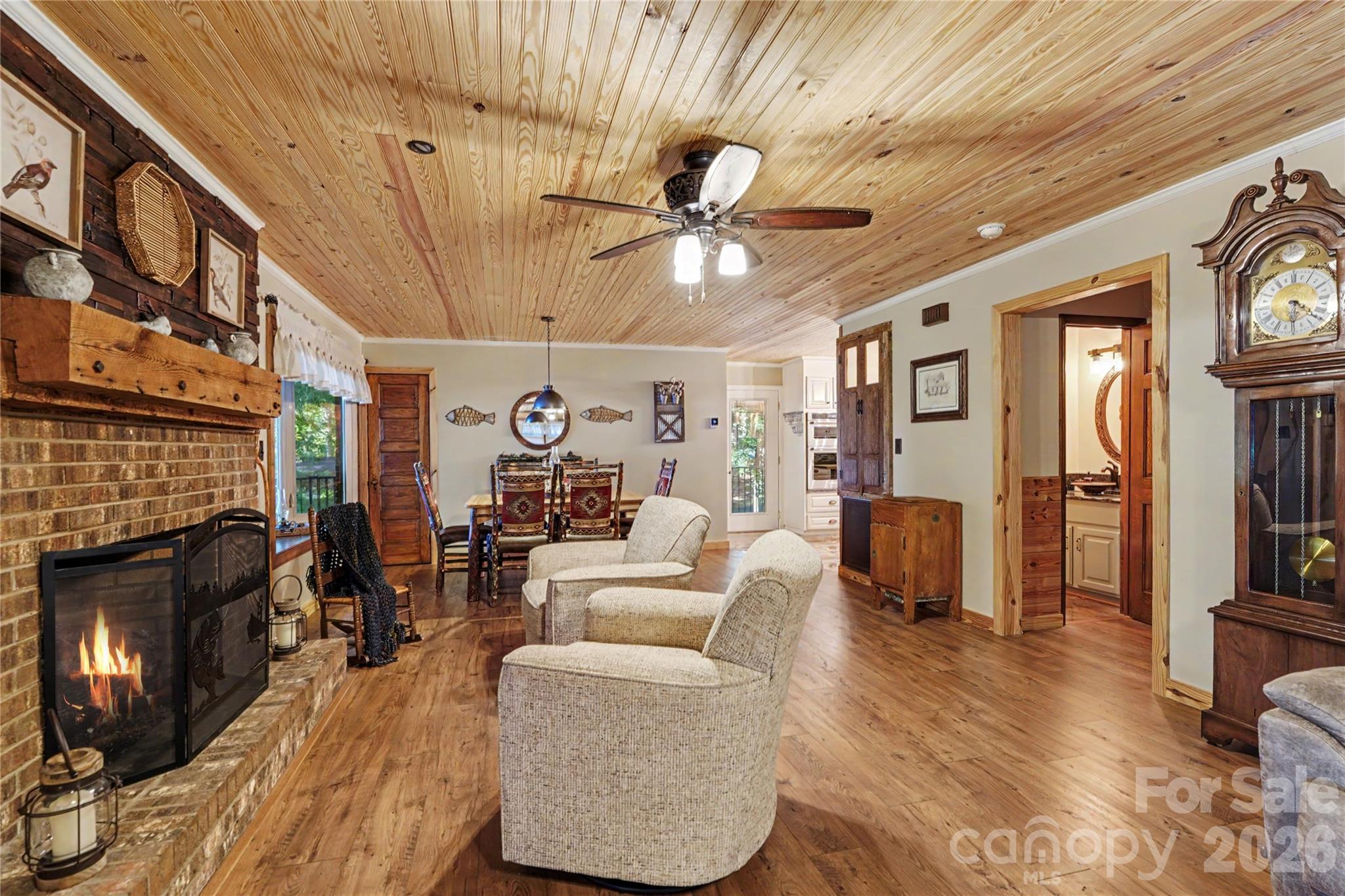 1041 Emerald Shores Road Property Photo 14