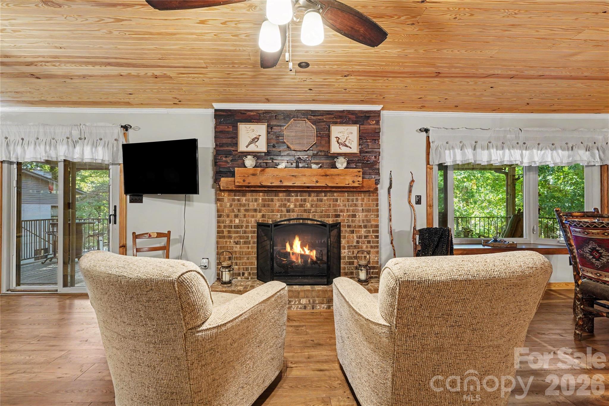 1041 Emerald Shores Road Property Photo 15