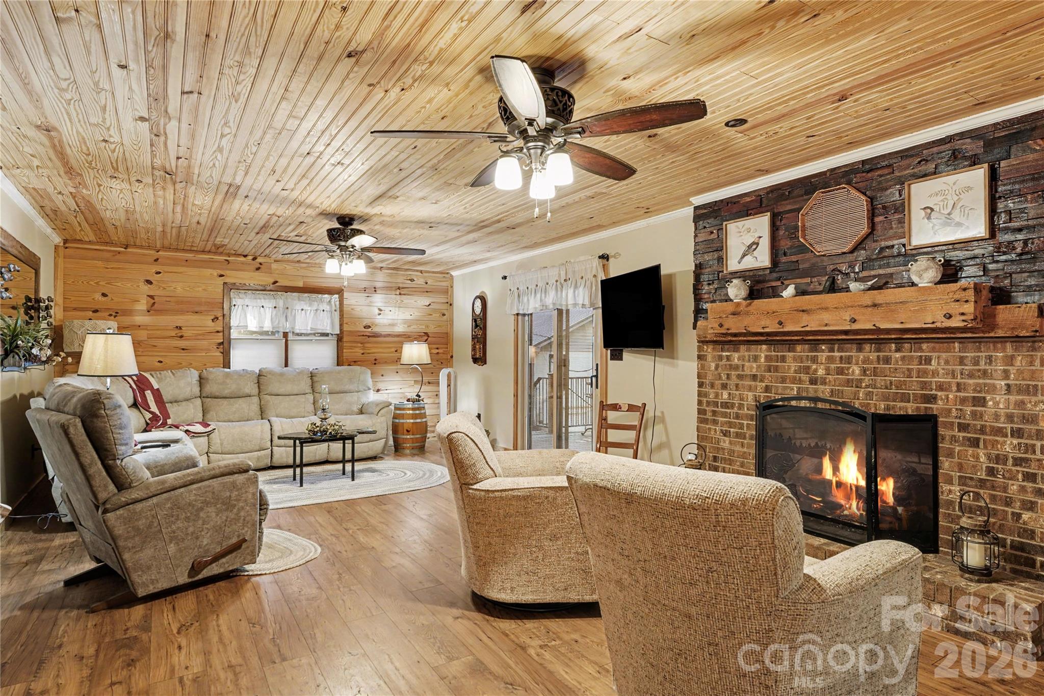 1041 Emerald Shores Road Property Photo 16