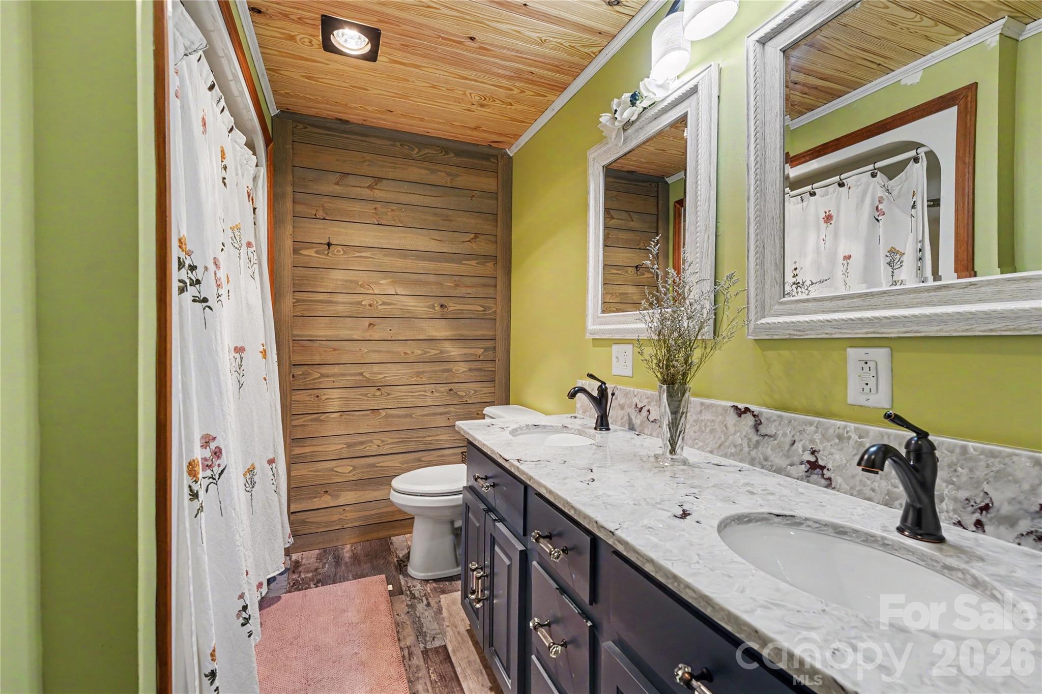 1041 Emerald Shores Road Property Photo 30