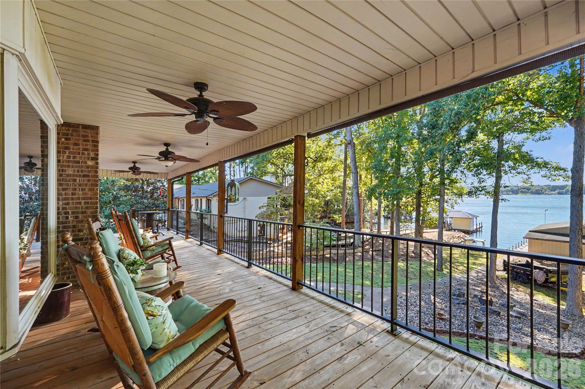 1041 Emerald Shores Road Property Photo 33