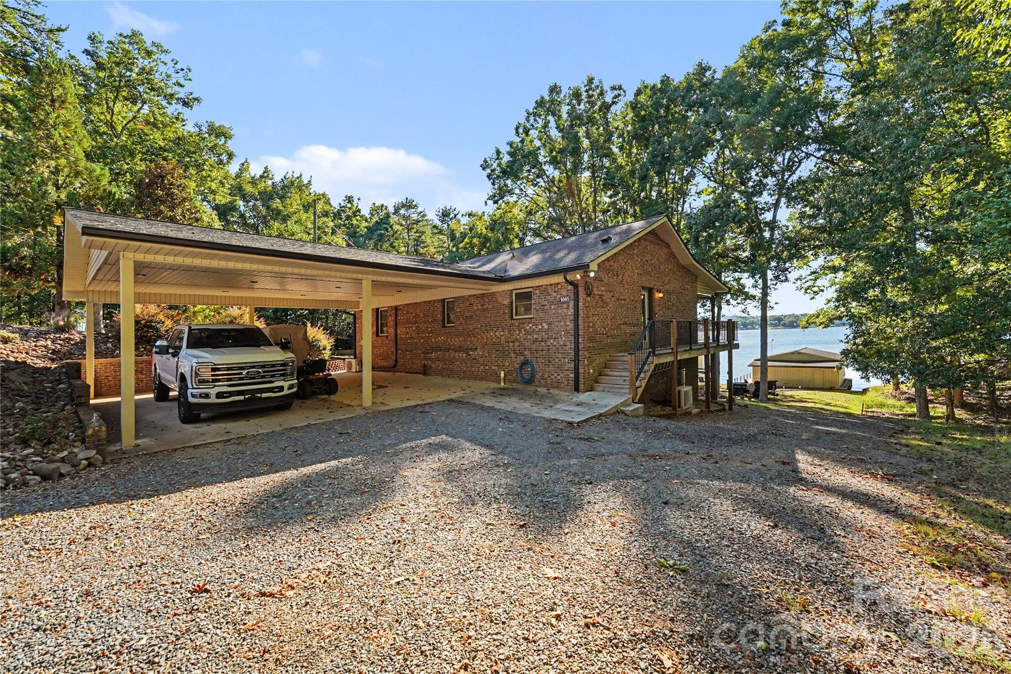 1041 Emerald Shores Road Property Photo 41