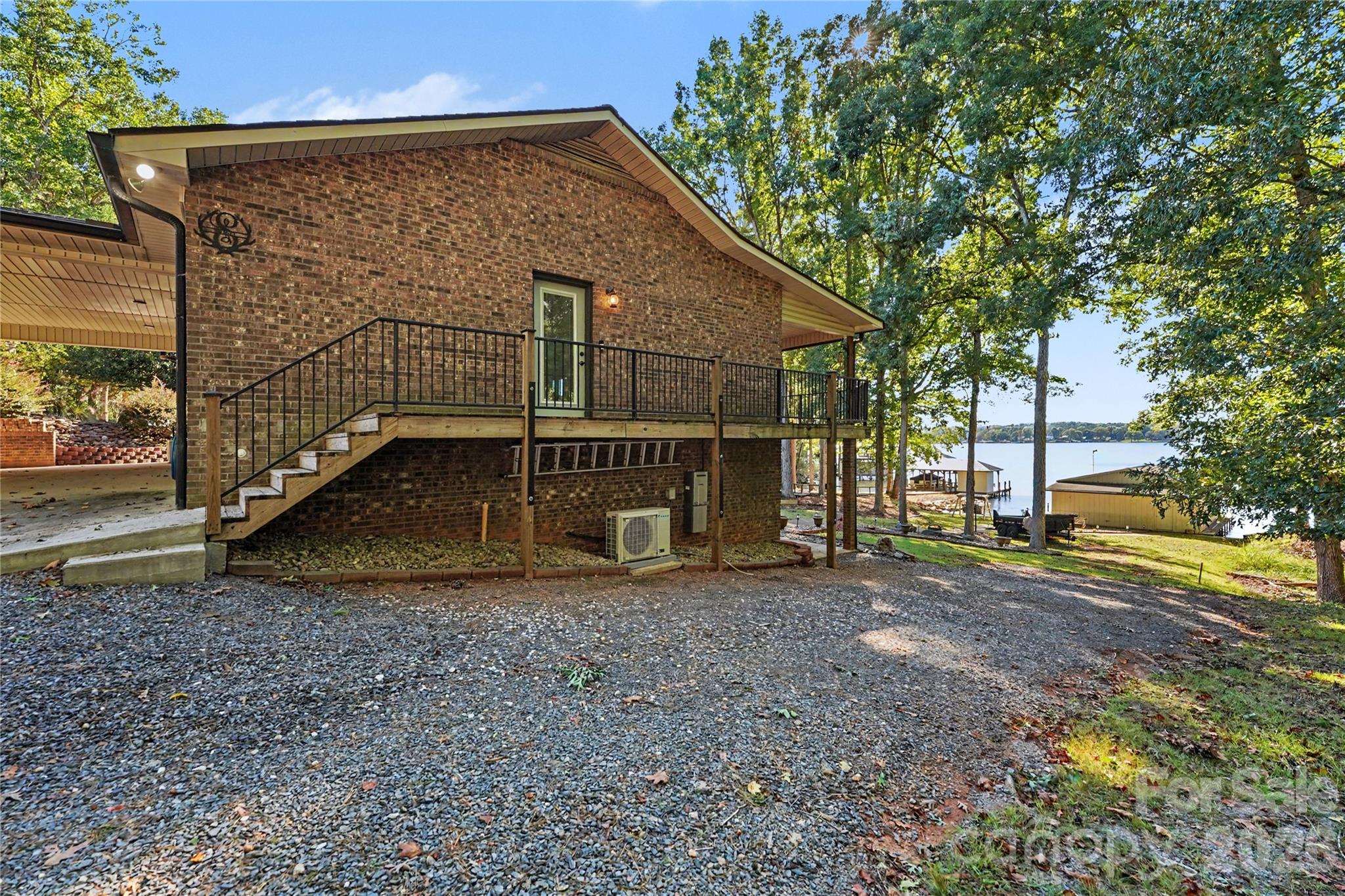 1041 Emerald Shores Road Property Photo 42
