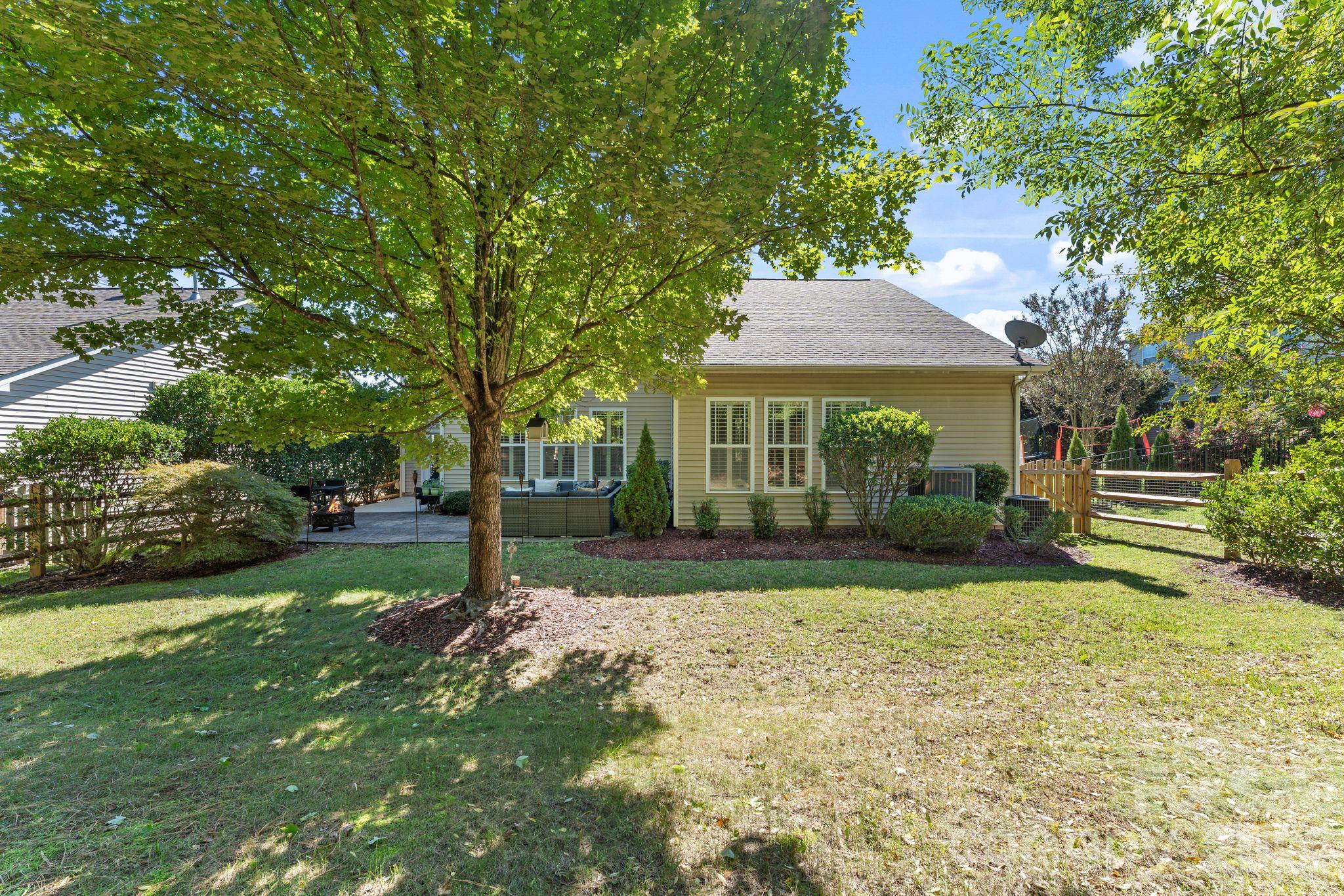 8011 Cottsbrooke Drive Property Photo 4