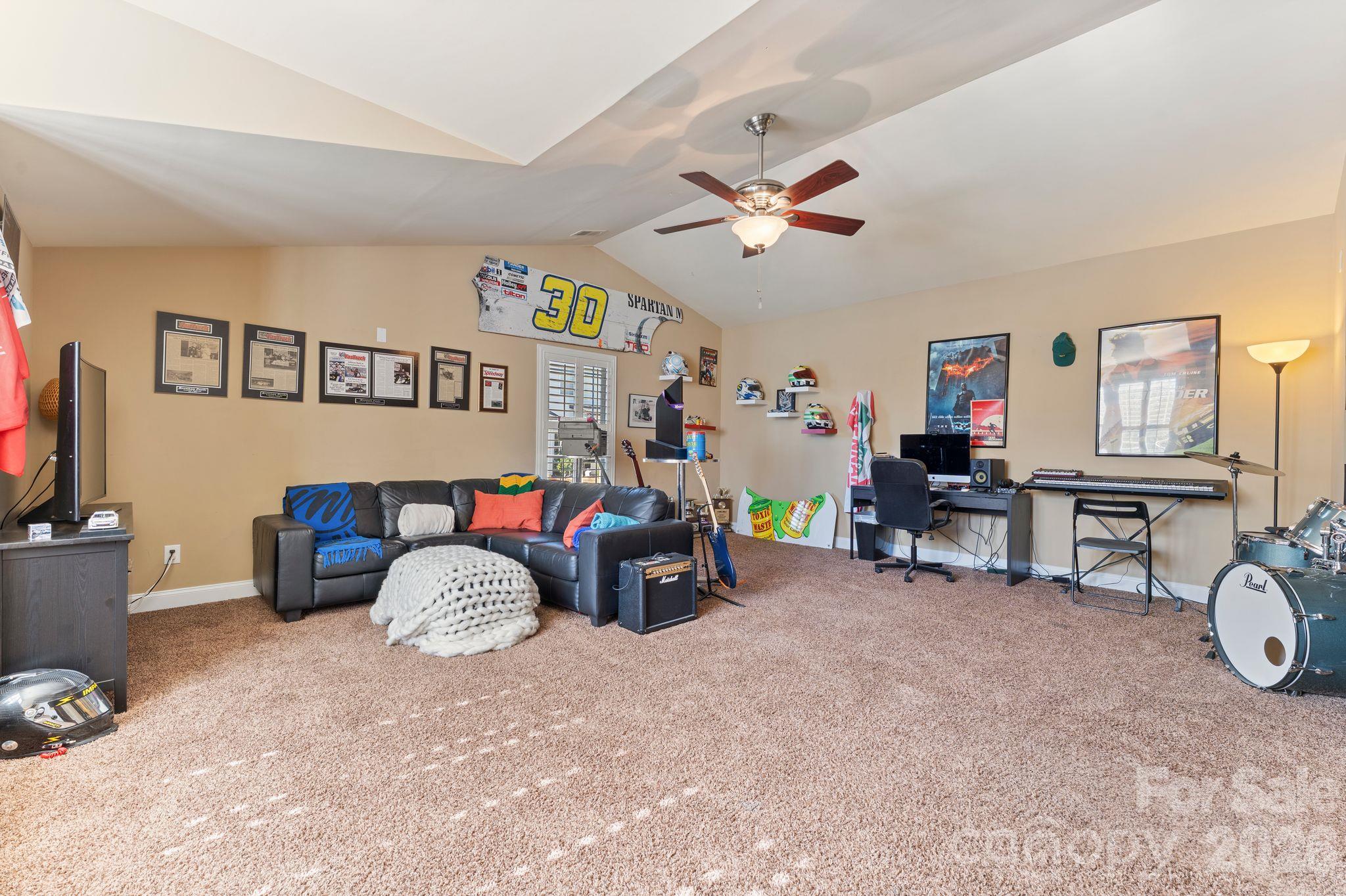 8011 Cottsbrooke Drive Property Photo 41