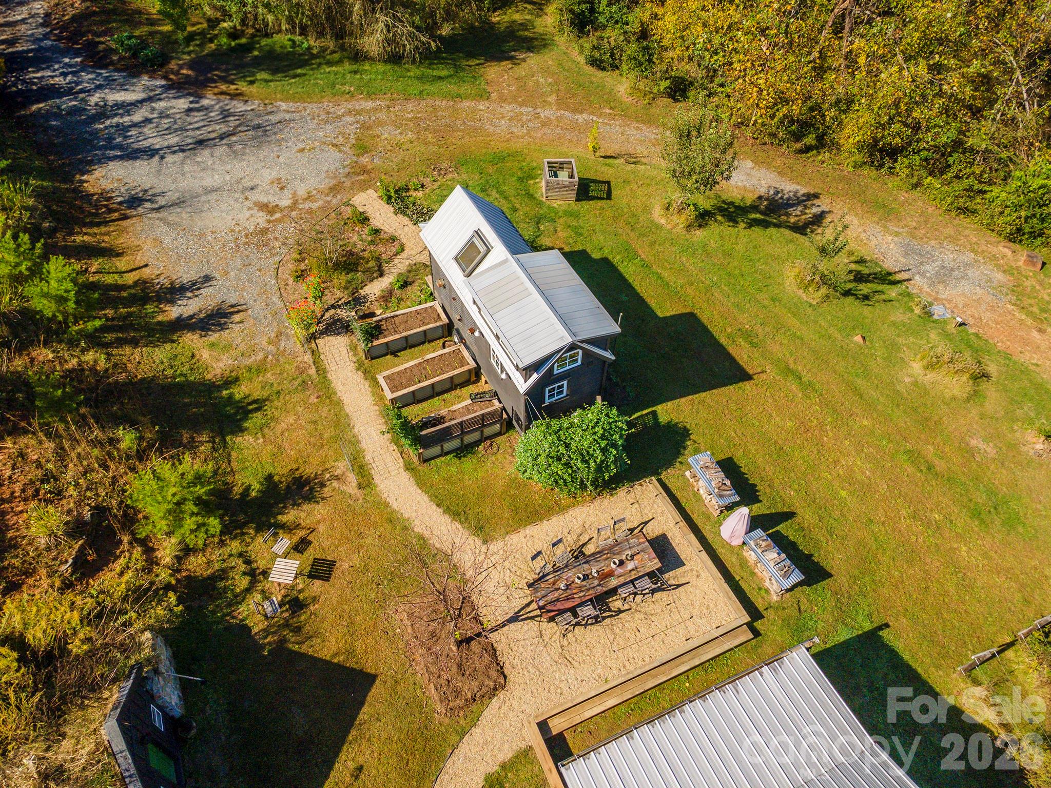 411 Magnolia Lane Property Photo 3
