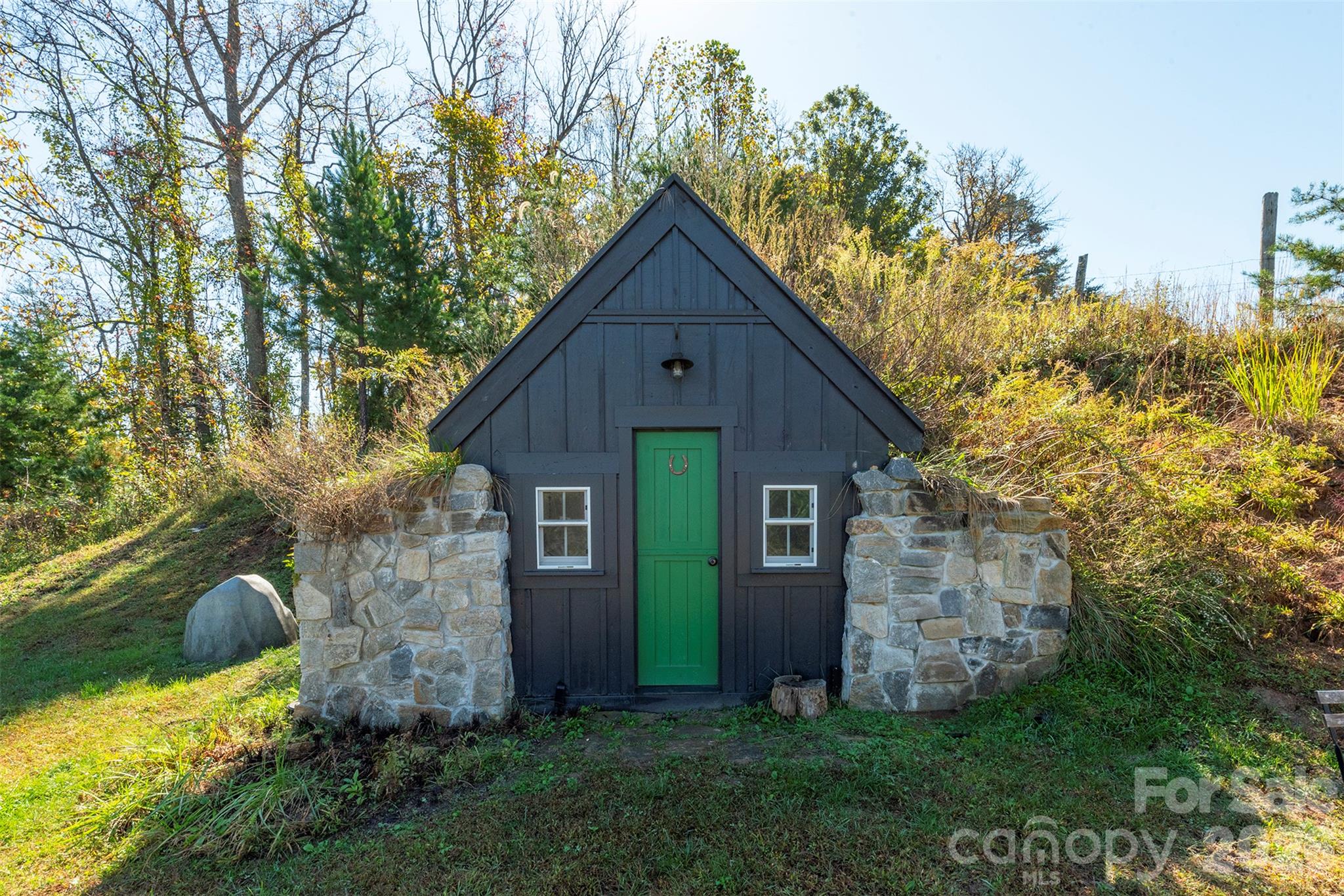 411 Magnolia Lane Property Photo 12
