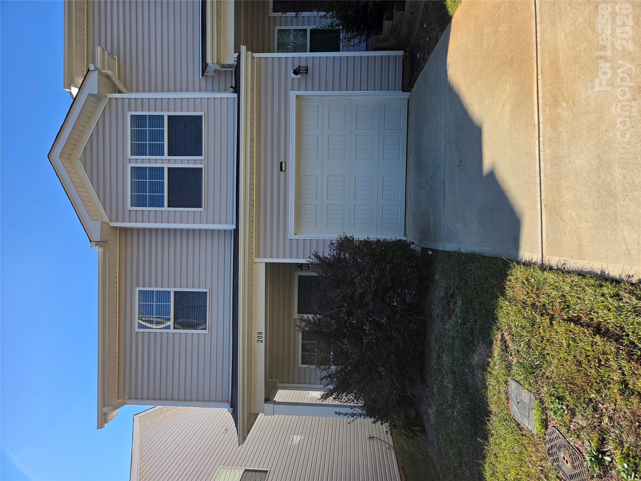 208 S Bell Avenue Property Photo 2