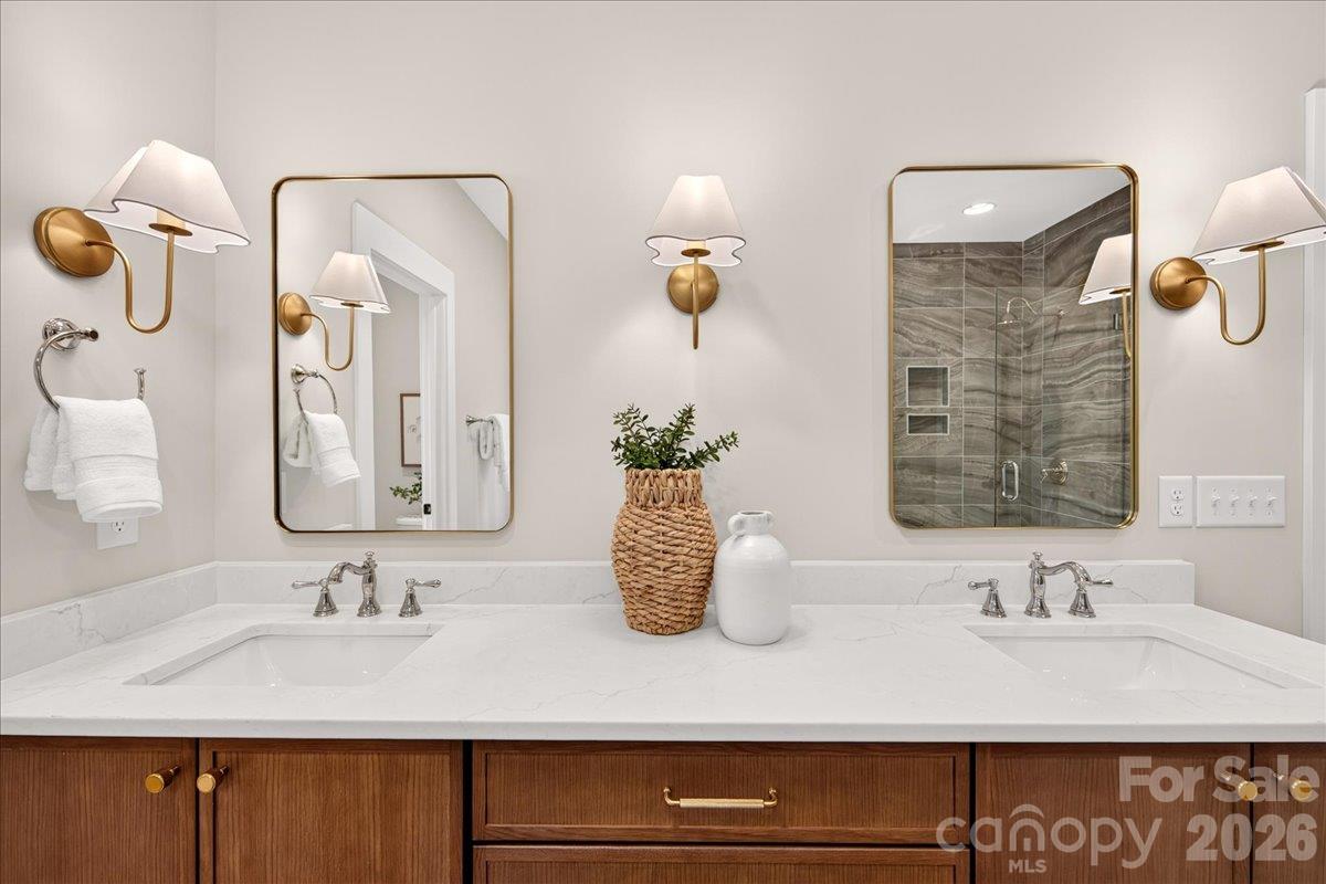 1524 E 35th Street Property Photo 33