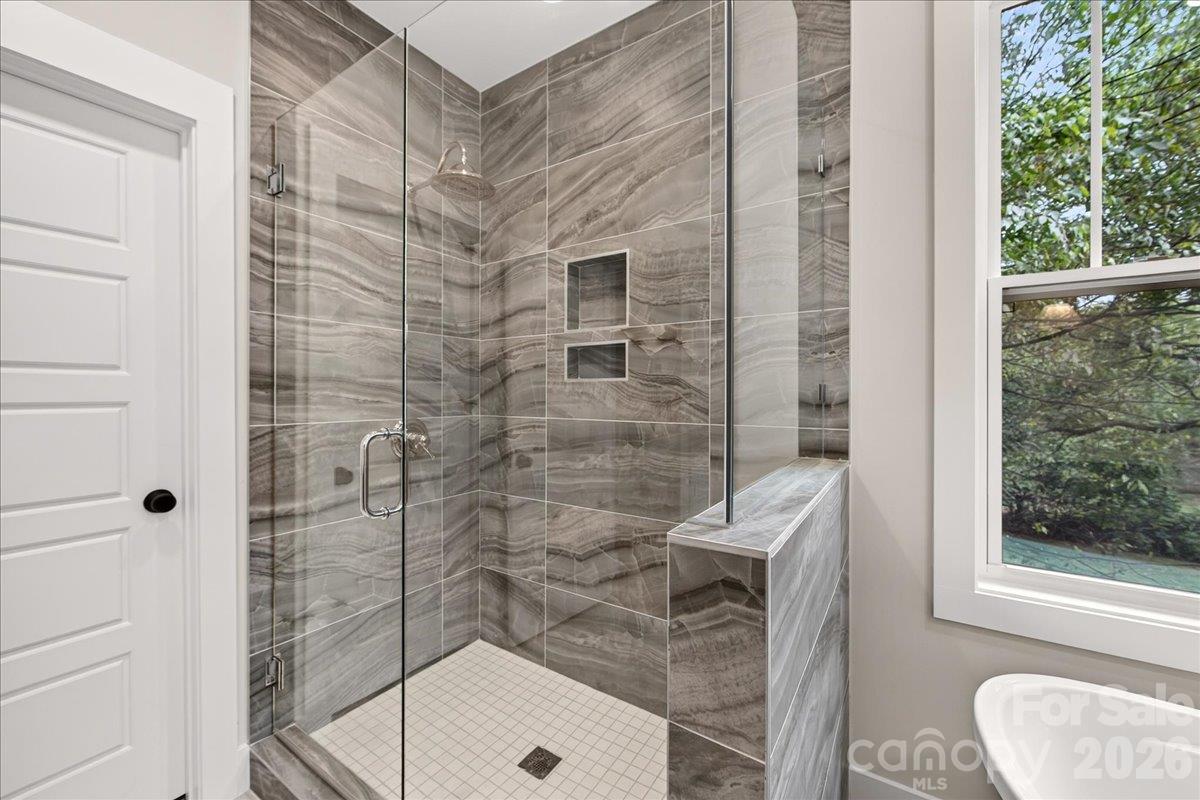 1524 E 35th Street Property Photo 35