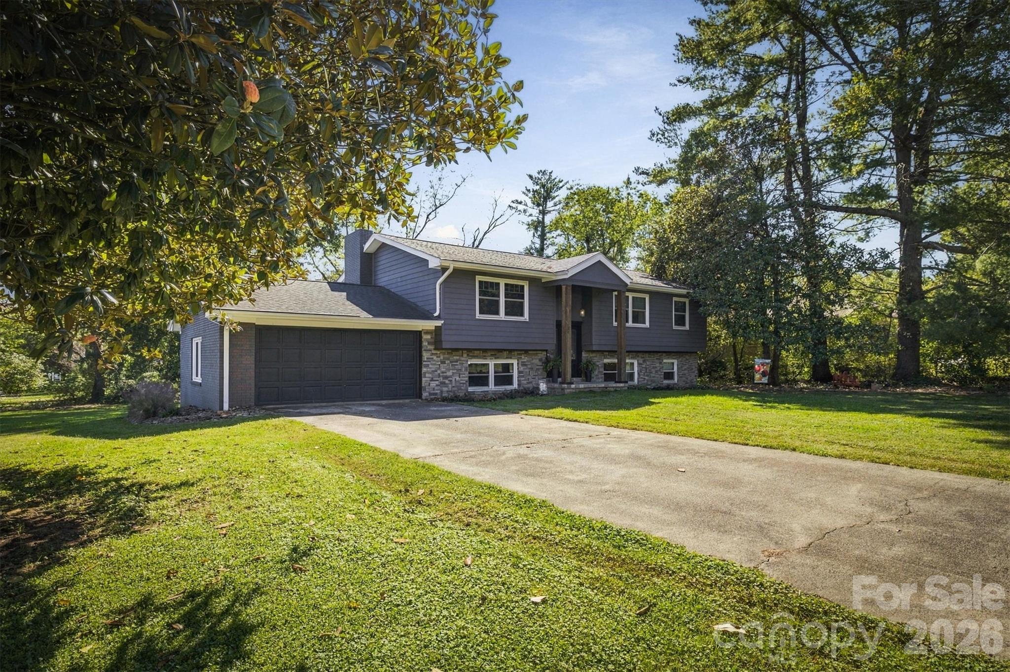 108 Inglewood Drive Property Photo 3