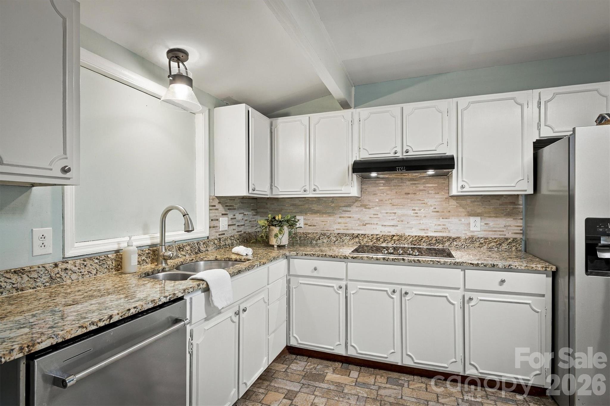 108 Inglewood Drive Property Photo 12