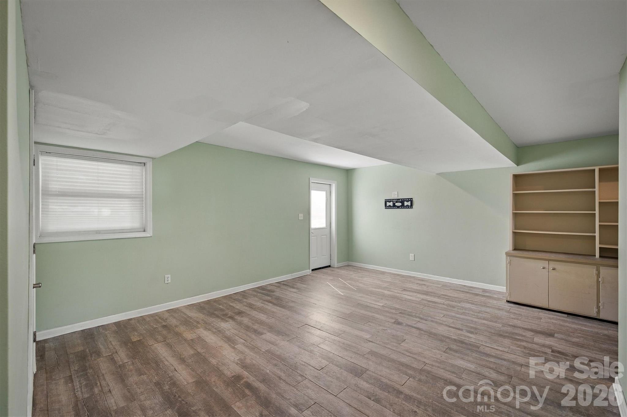 108 Inglewood Drive Property Photo 28