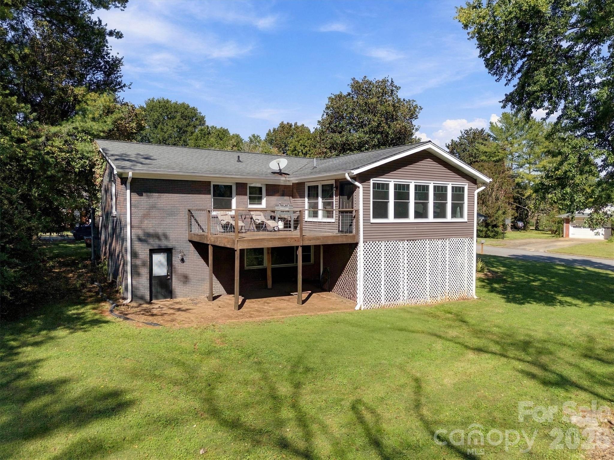 108 Inglewood Drive Property Photo 36
