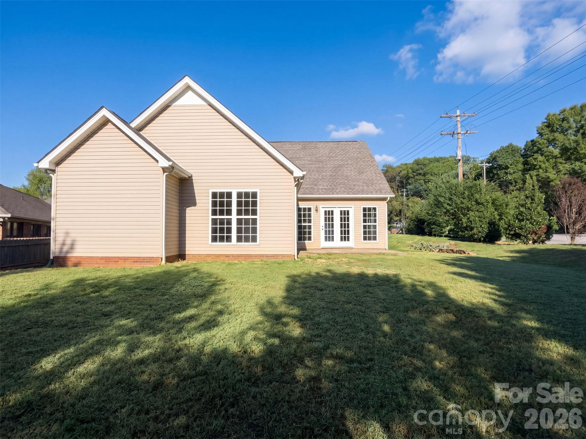 2090 Audubon Drive Property Photo 5