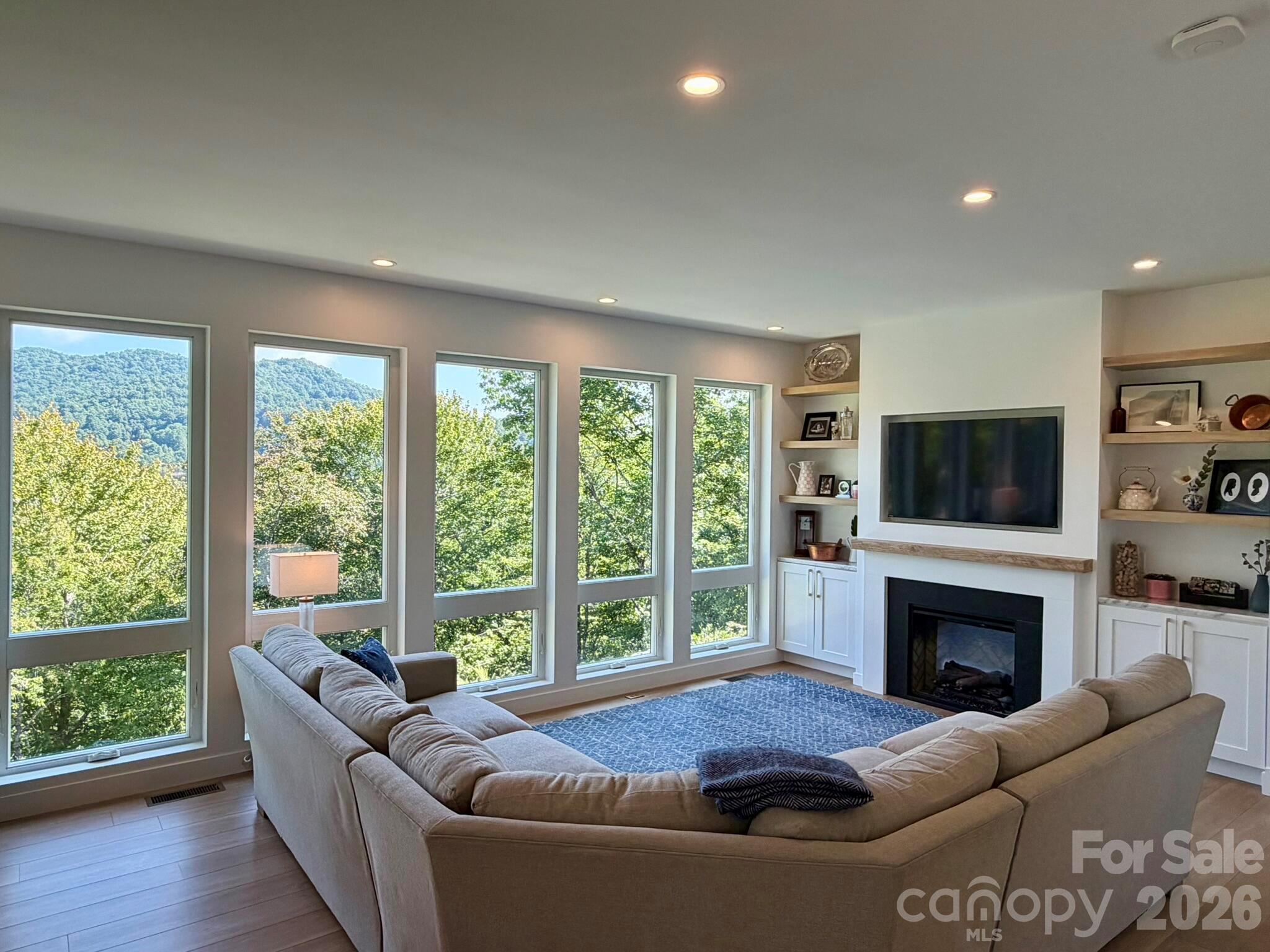 70 Knobby Lane Property Photo 8