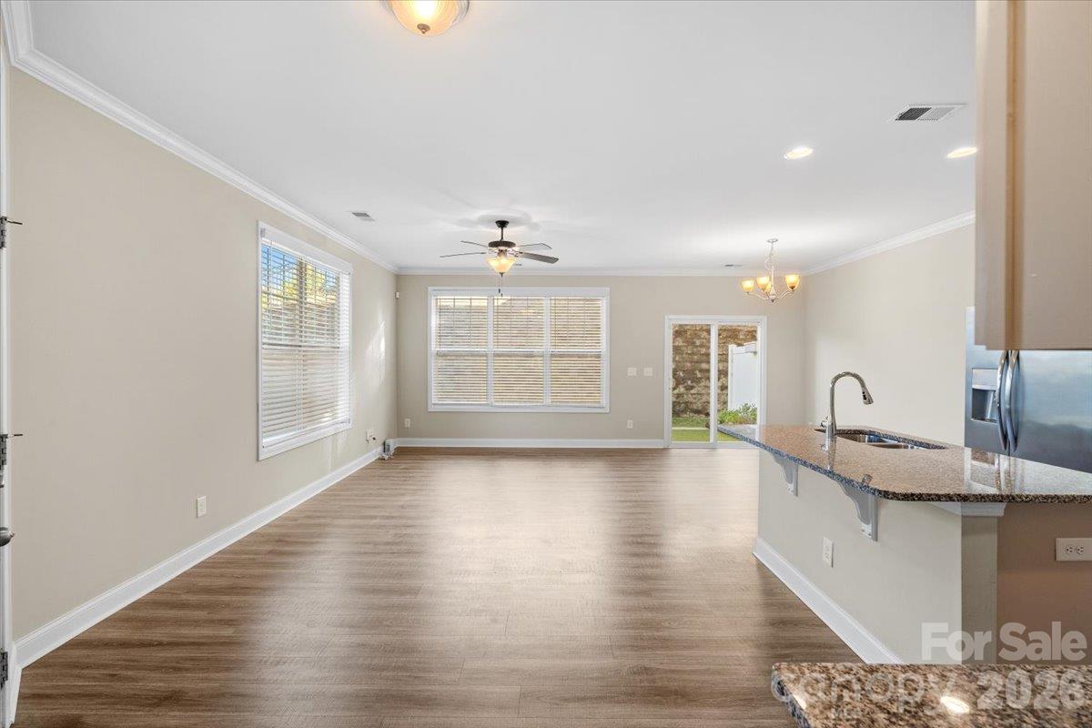 6556 Harris River Way Property Photo 4