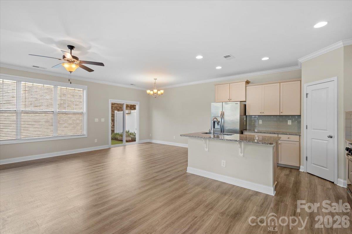 6556 Harris River Way Property Photo 7