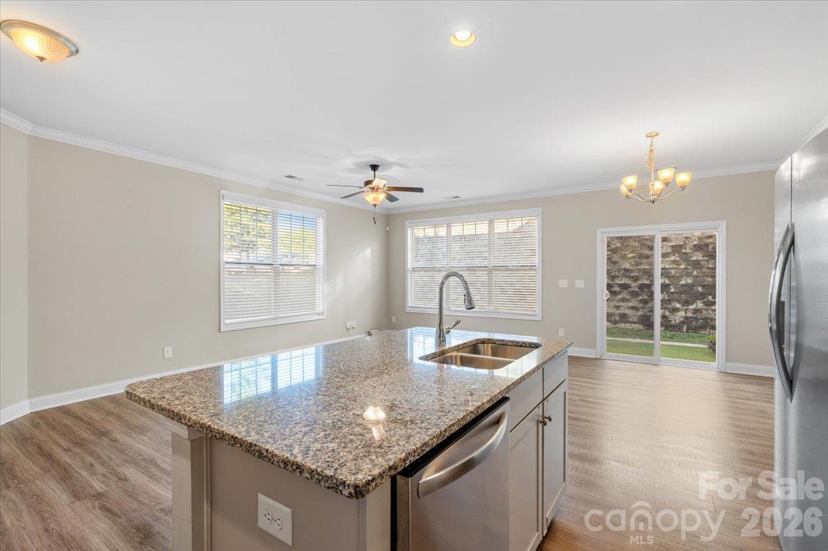 6556 Harris River Way Property Photo 8