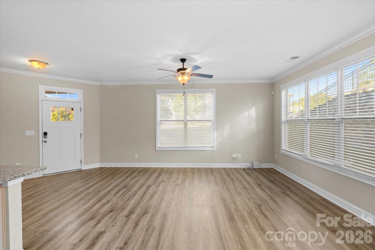 6556 Harris River Way Property Photo 9