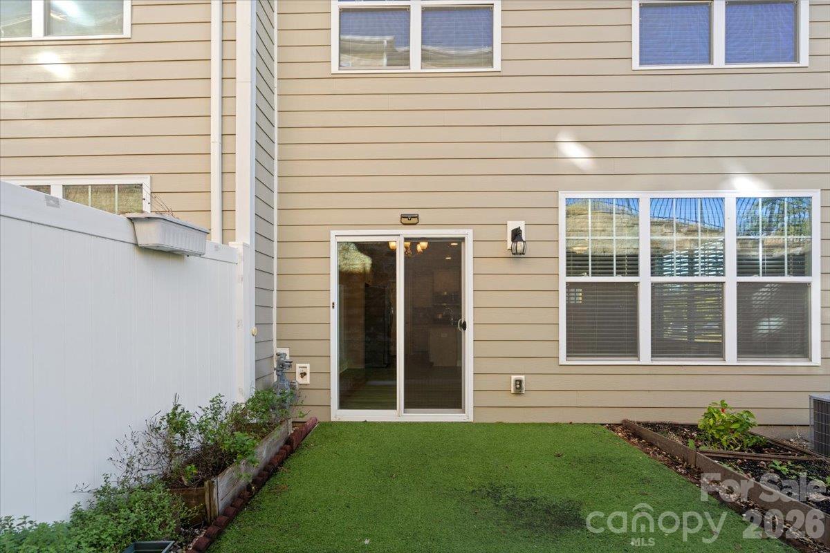 6556 Harris River Way Property Photo 32