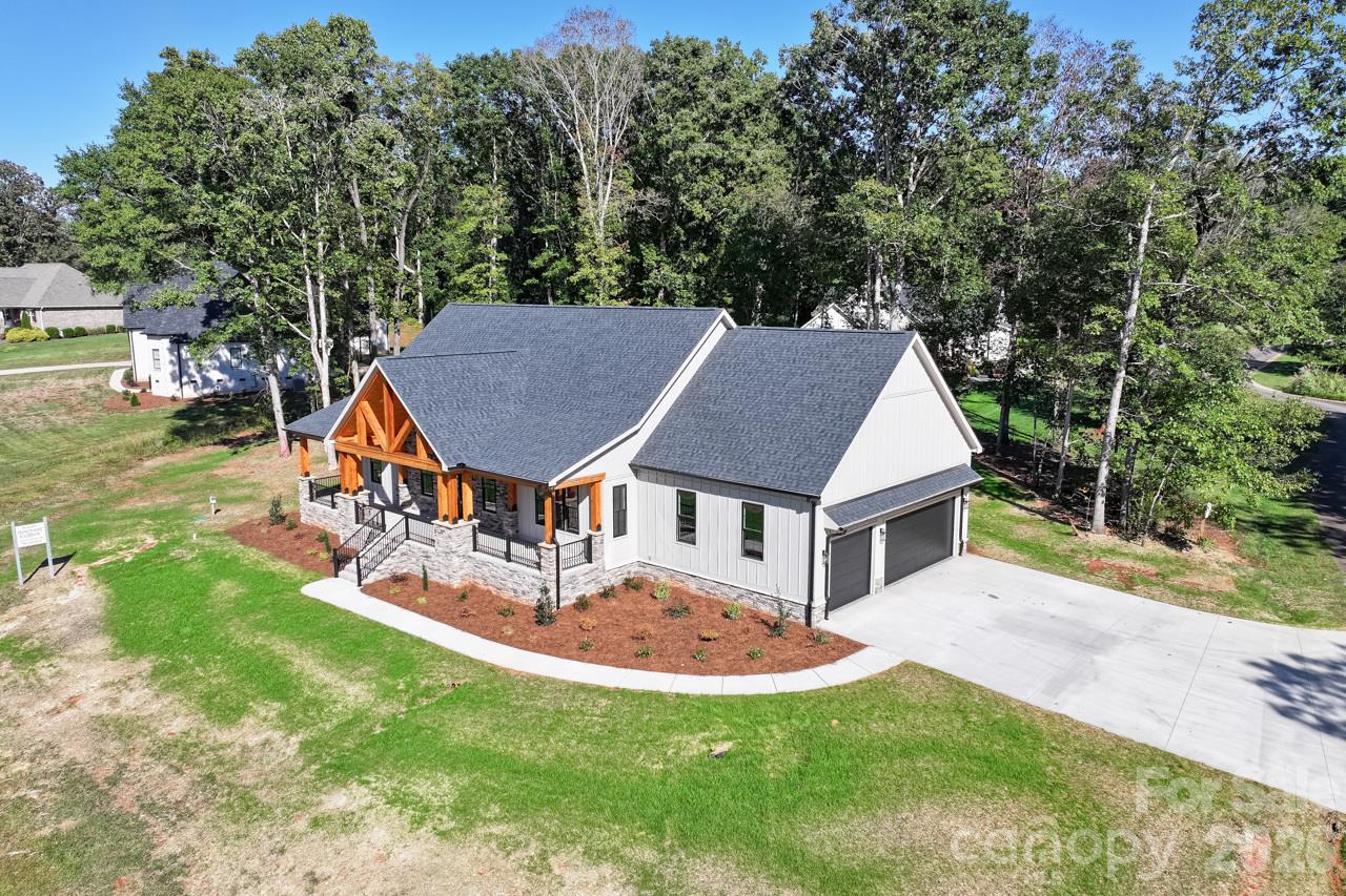 1922 Clay Hill Lane Property Photo 2
