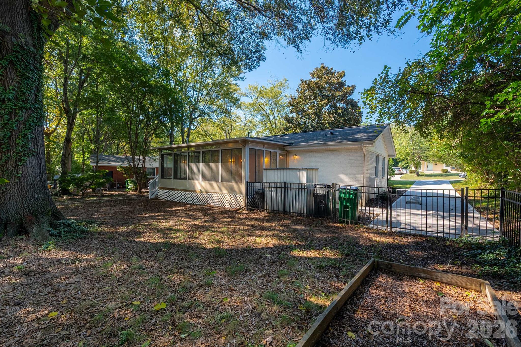 4238 Dowling Drive Property Photo 22