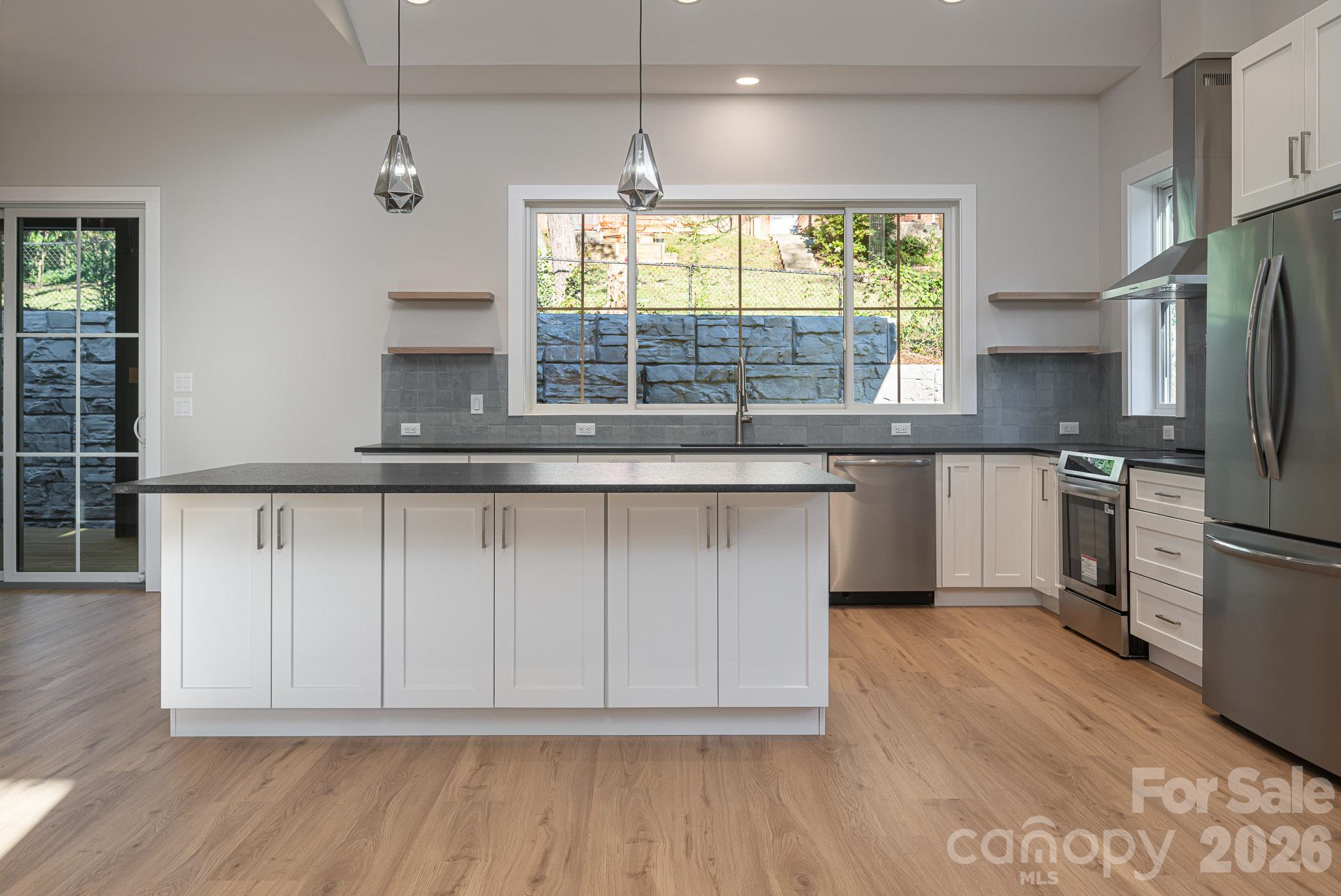 140 Walnut Street Property Photo 18