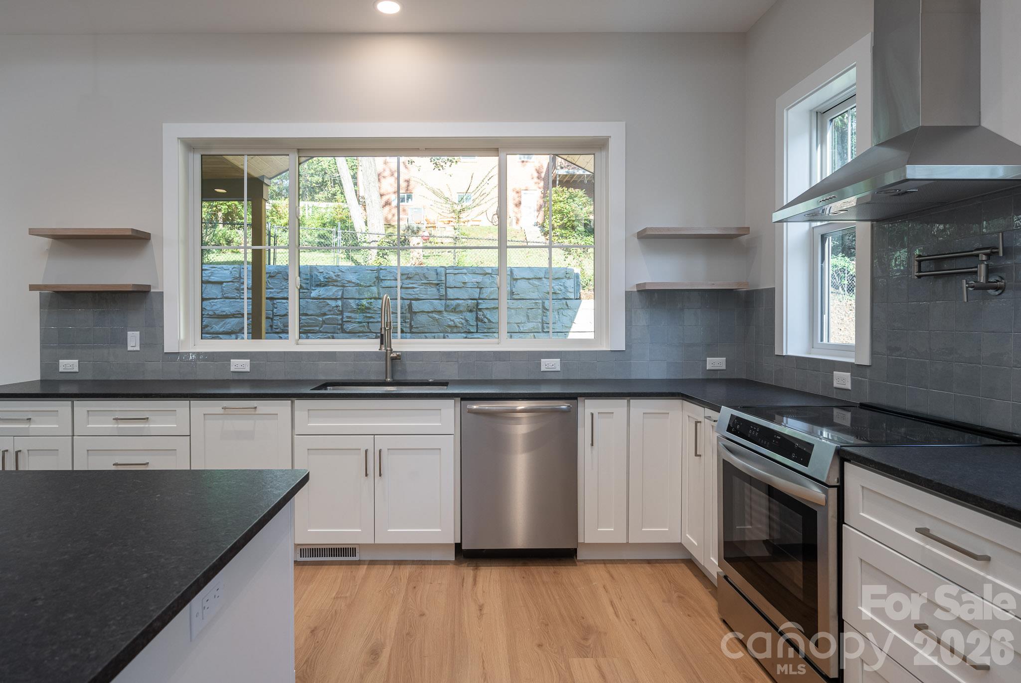 140 Walnut Street Property Photo 19