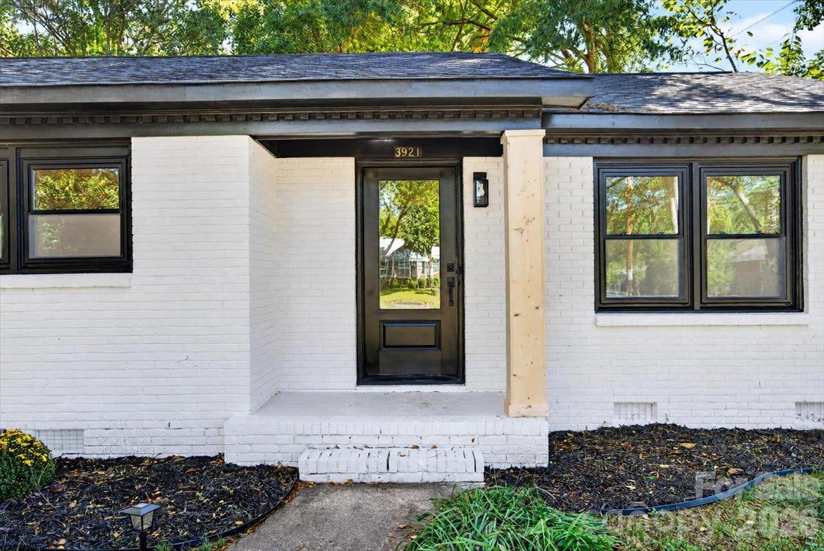 3921 Havenwood Road Property Photo 3