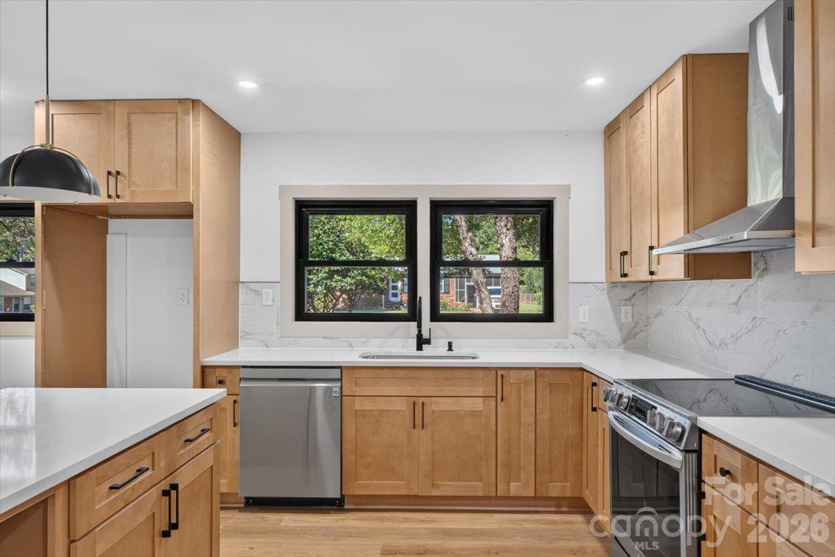 3921 Havenwood Road Property Photo 4